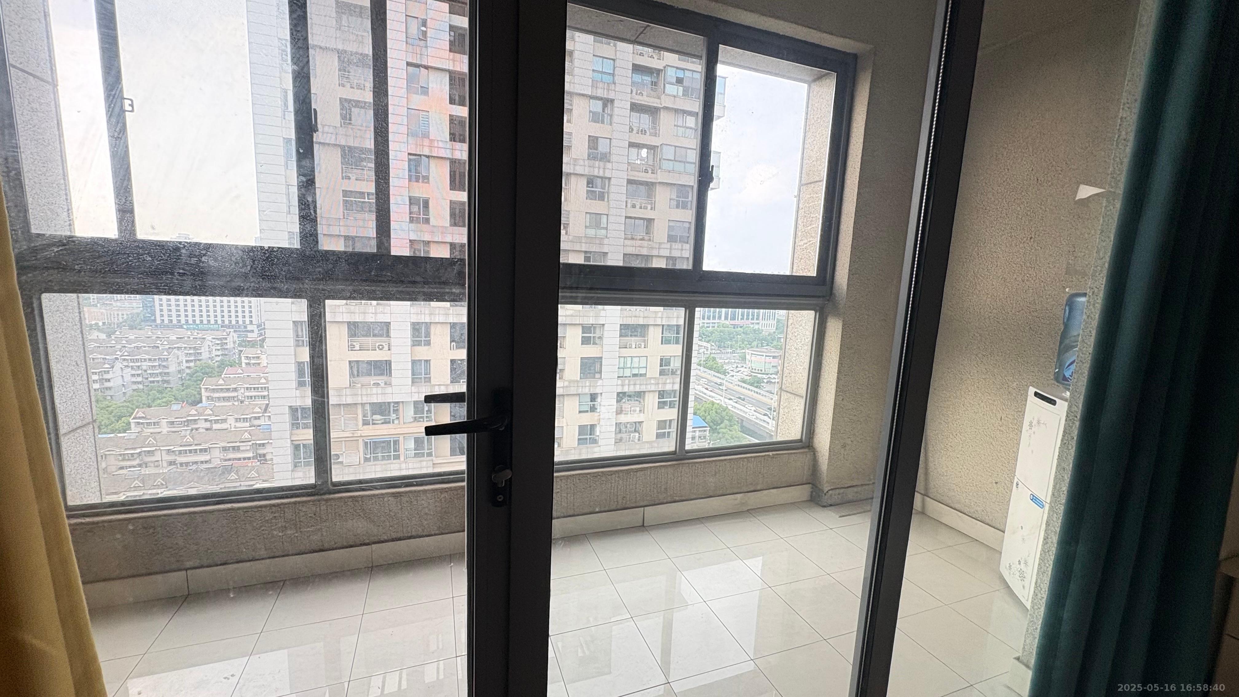 西子一间  1室1厅1卫   1800.00元/月室内图