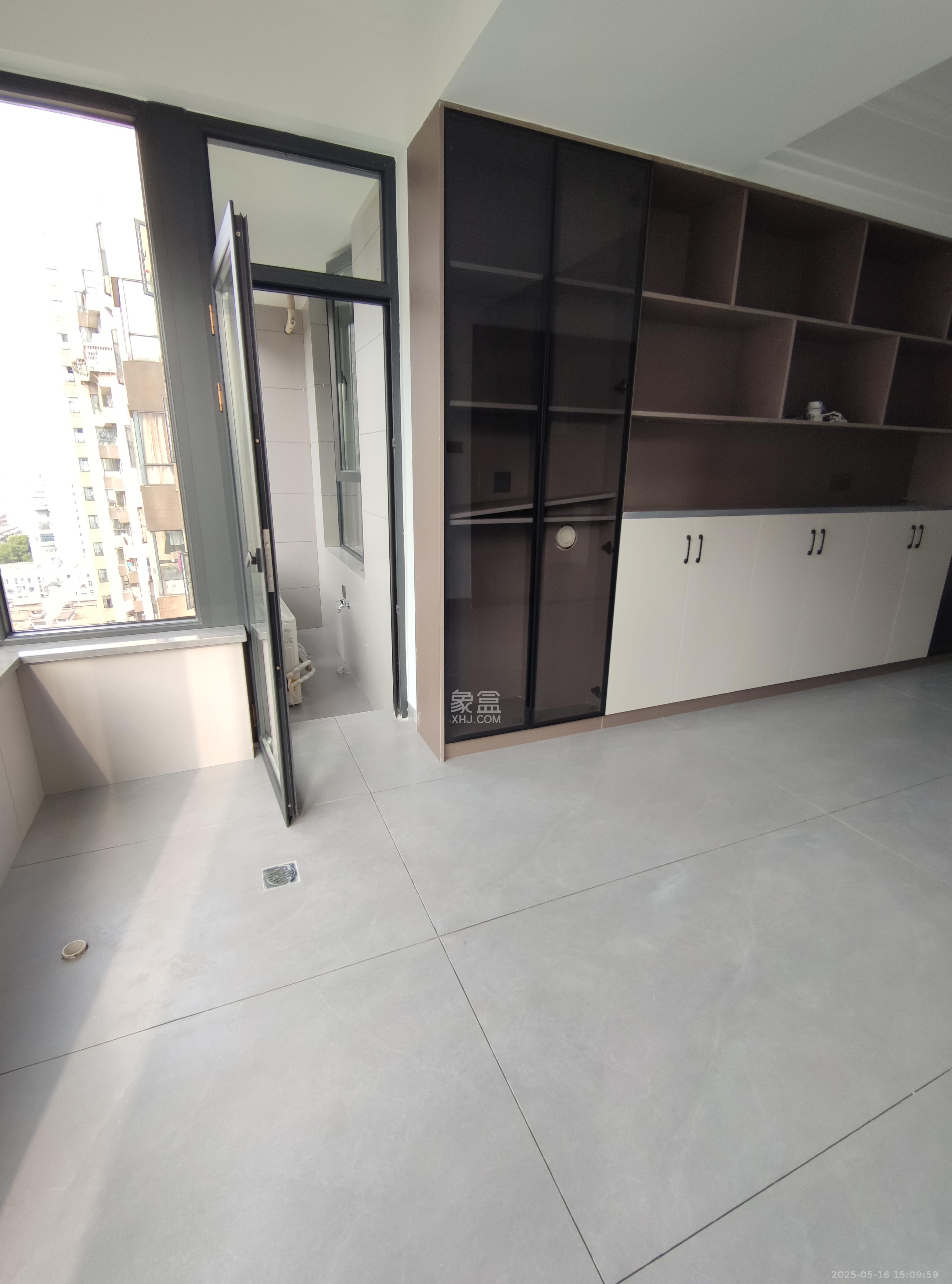 长房时代城  3室2厅2卫   4200.00元/月室内图