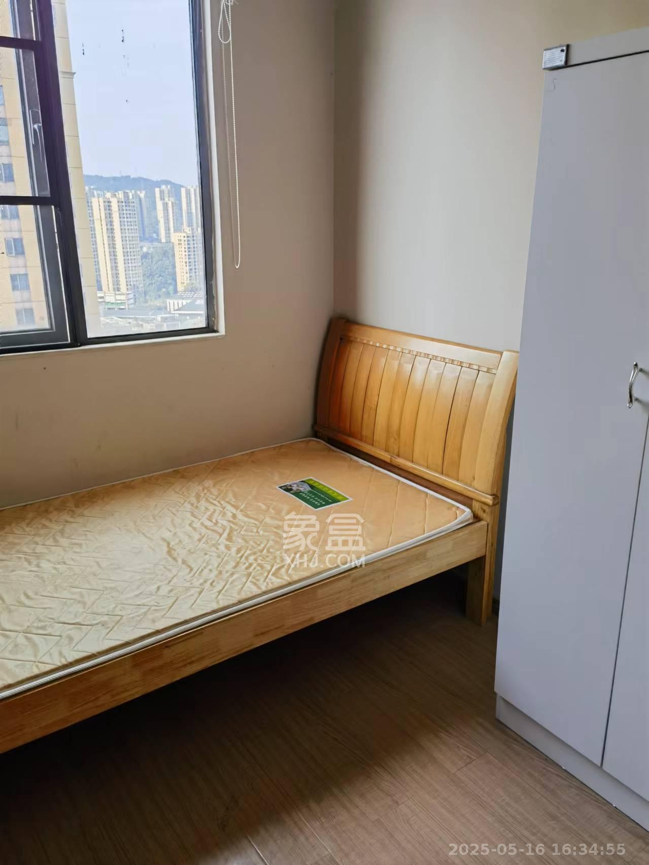 麓谷小镇  3室2厅1卫   2300.00元/月室内图