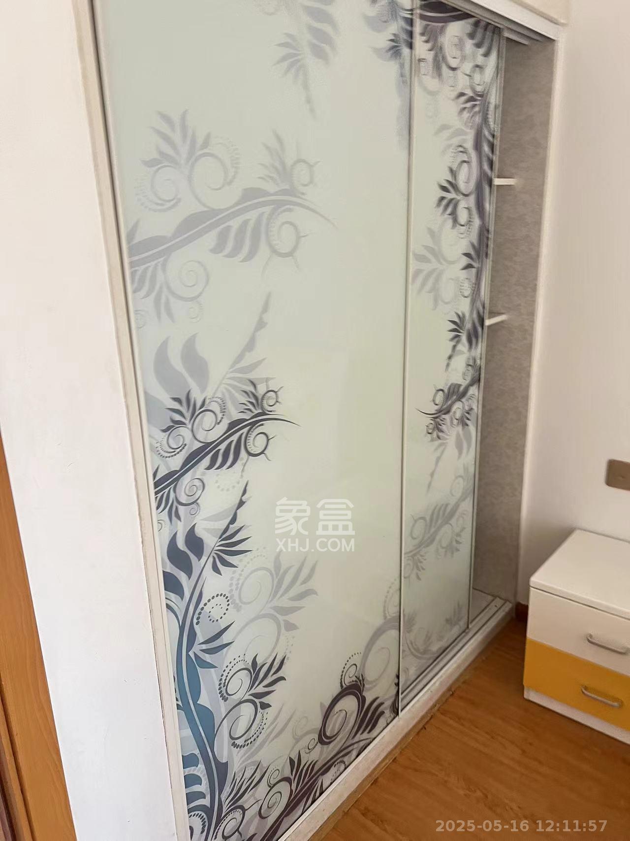 铂宫  3室1厅1卫    3200.0元/月