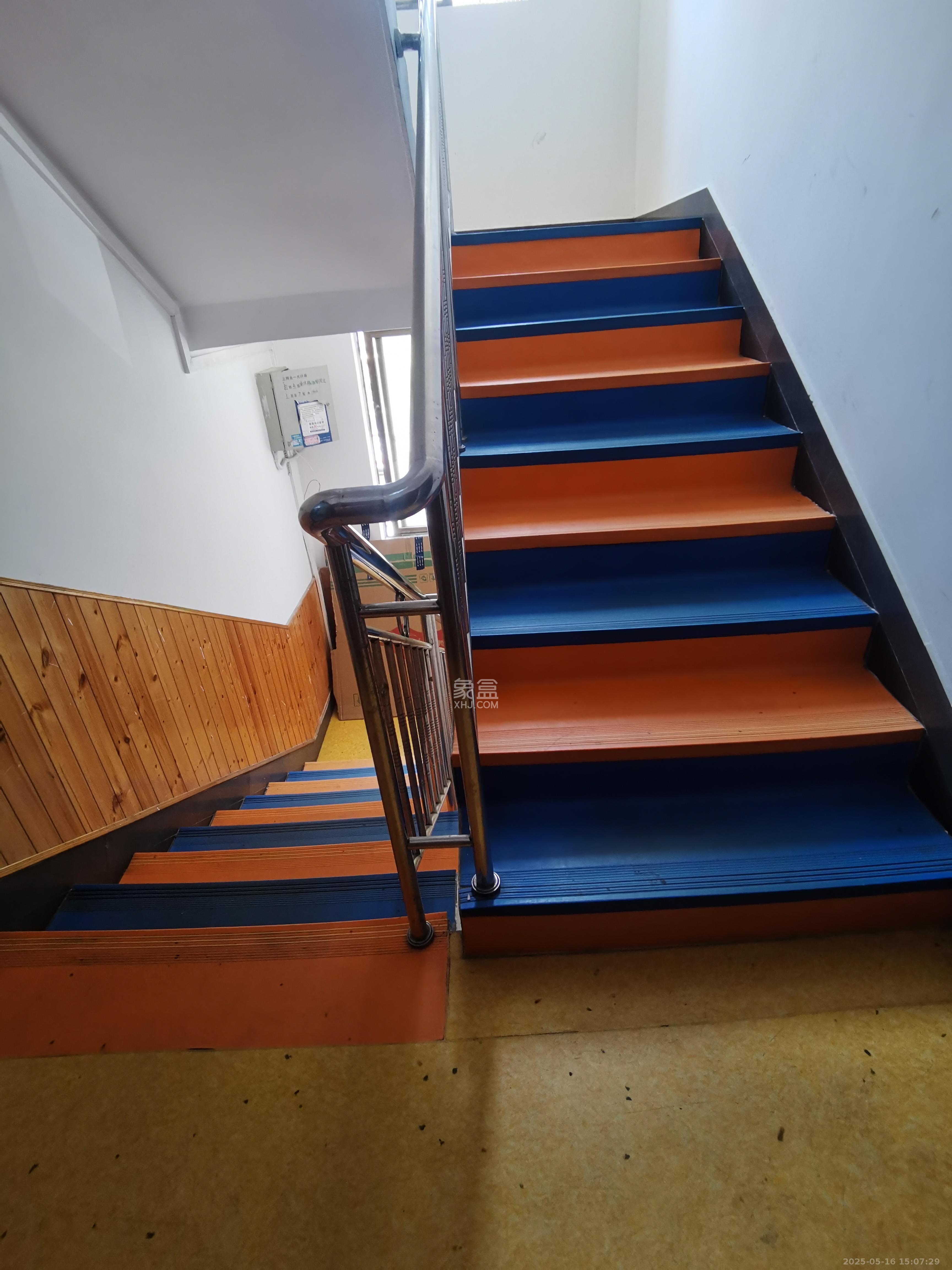 花桥钢材市场(花桥小区) 1室1厅1卫 1200.0元/月 花桥钢材市场(花桥小区) 1室1厅1卫 1200.0元/月室内图