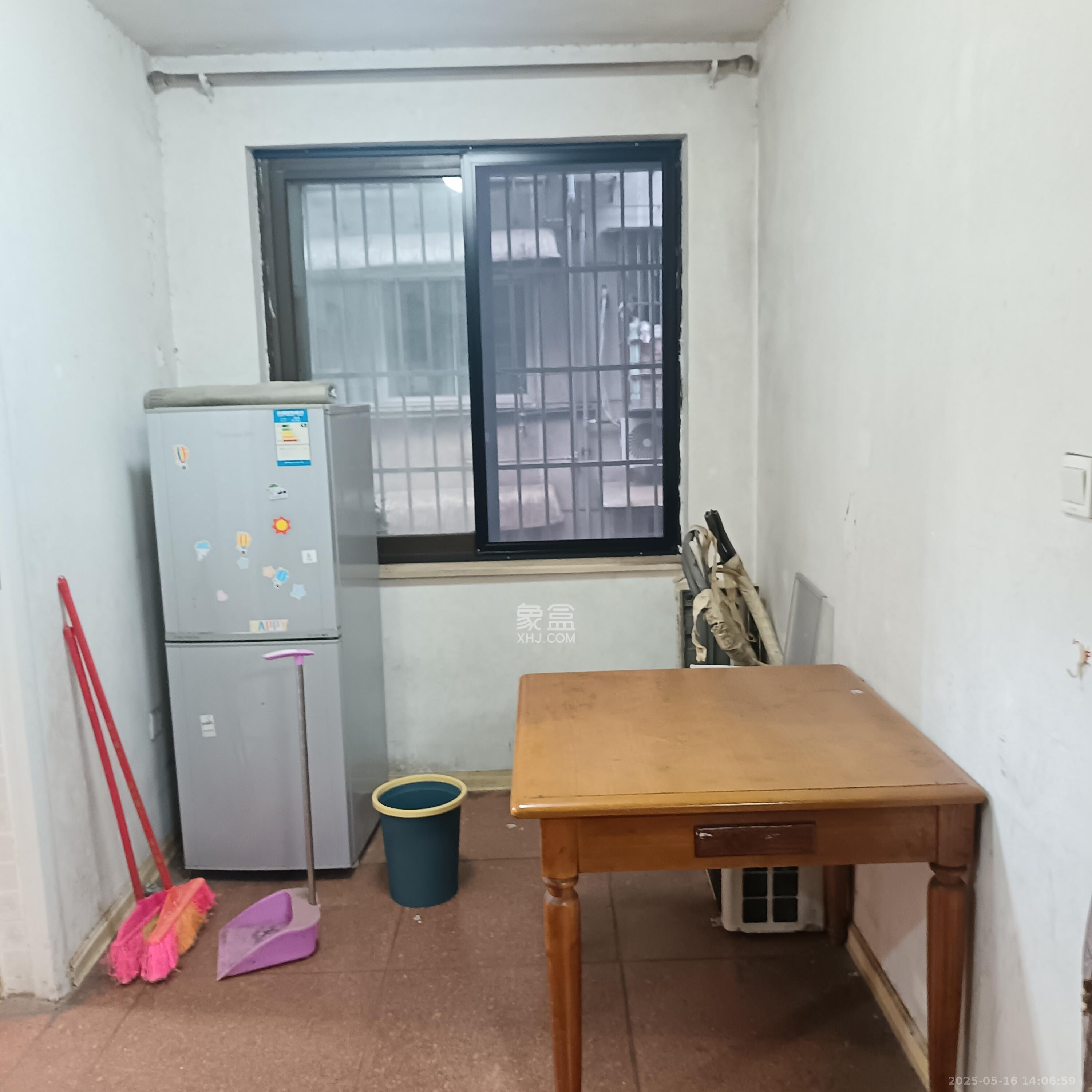 长勘小区 2室1厅1卫 1600.0元/月 长勘小区 2室1厅1卫 1600.0元/月室内图