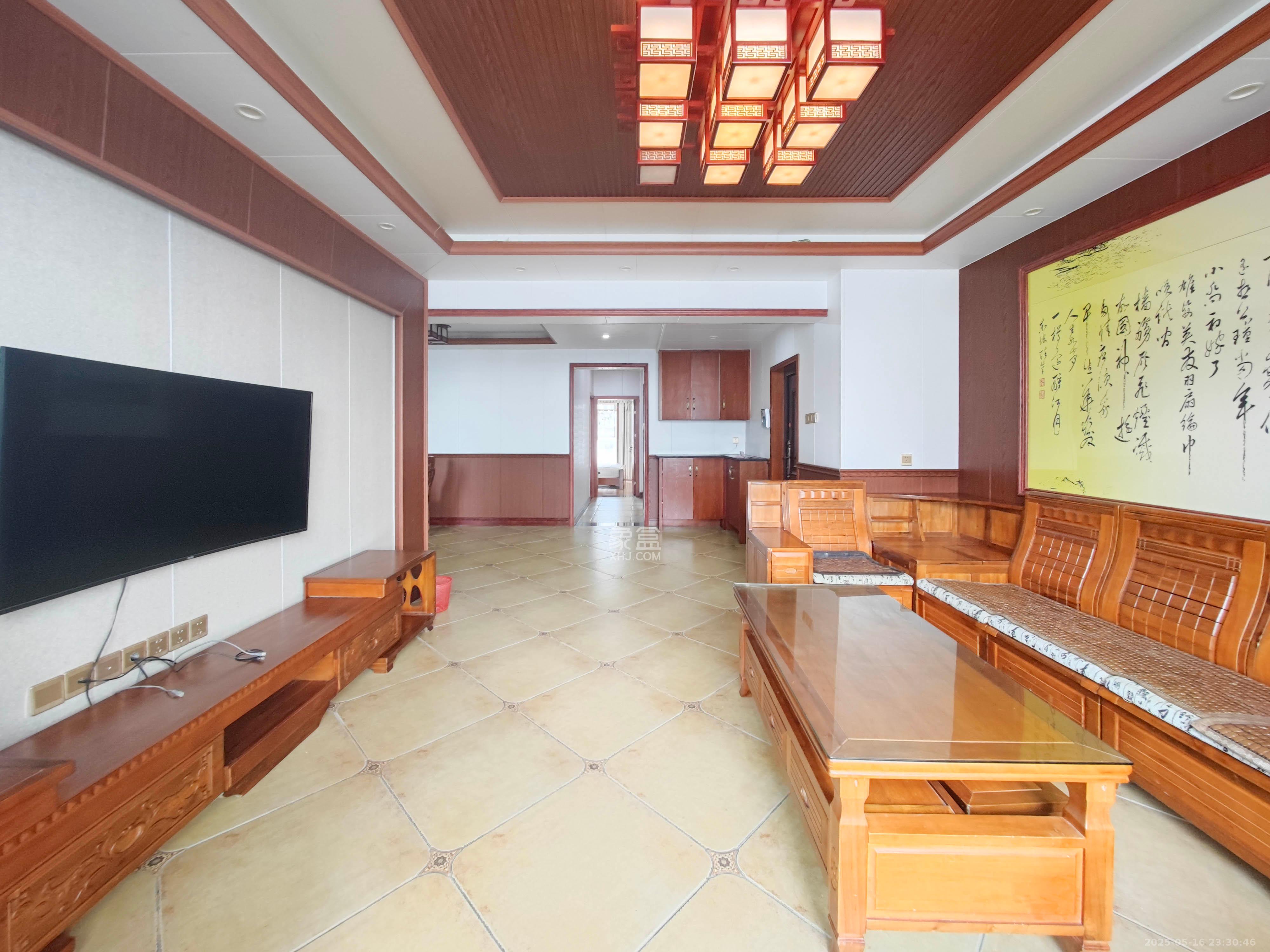 木莲花苑  3室2厅1卫   95.00万客厅