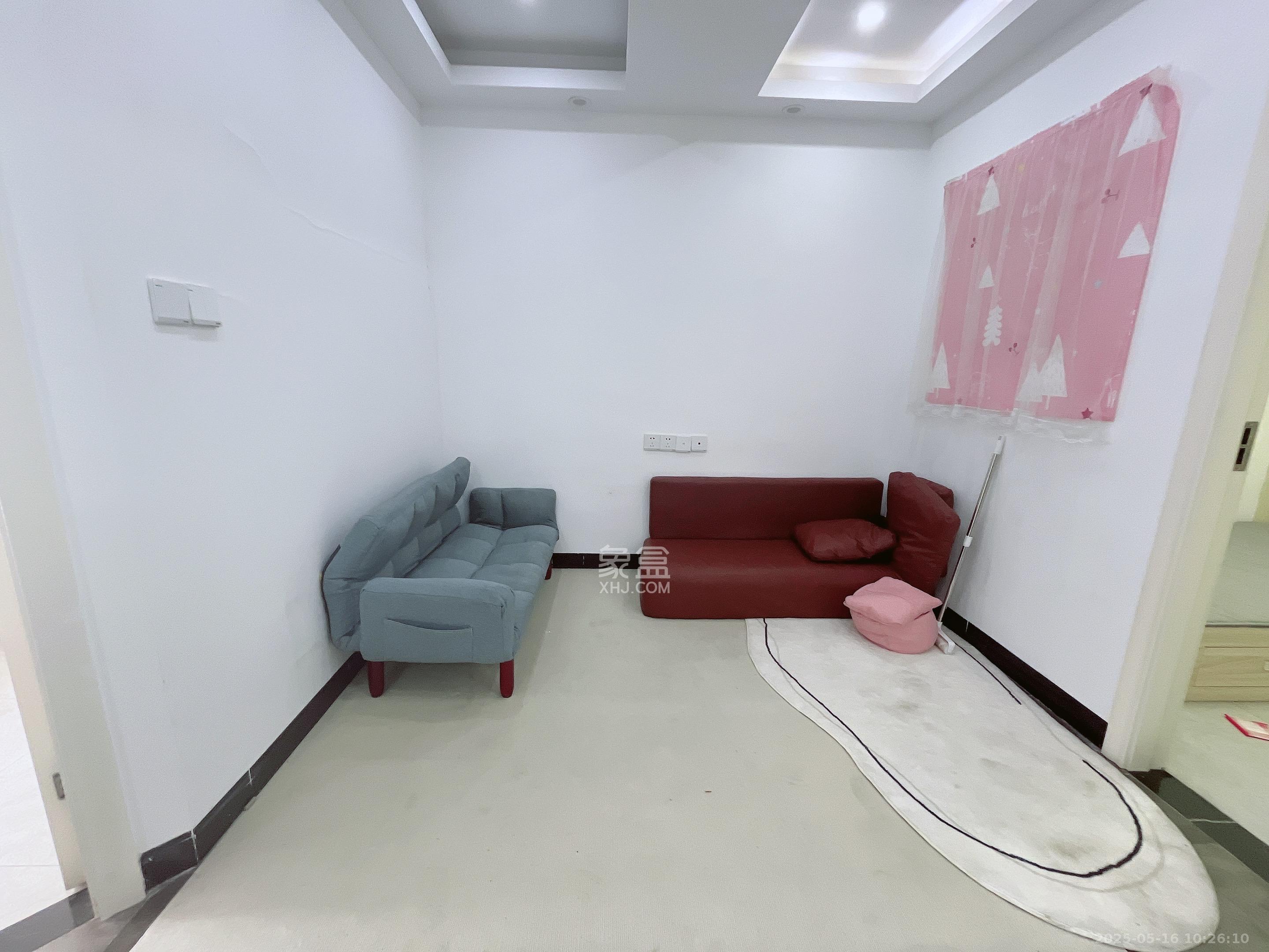 中交里城  1室2厅1卫   1900.00元/月室内图