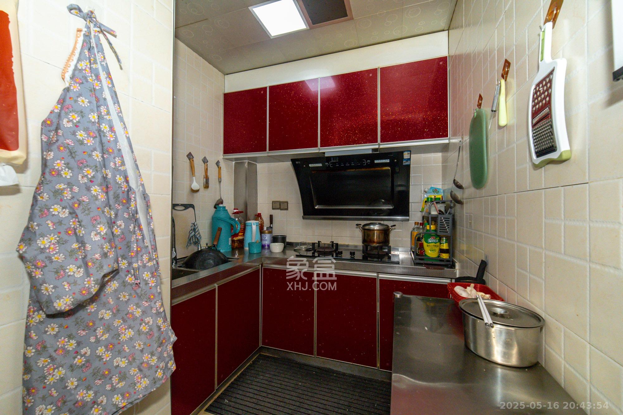 楚天中苑 3室2厅2卫 68.0万 楚天中苑 3室2厅2卫 68.0万厨房