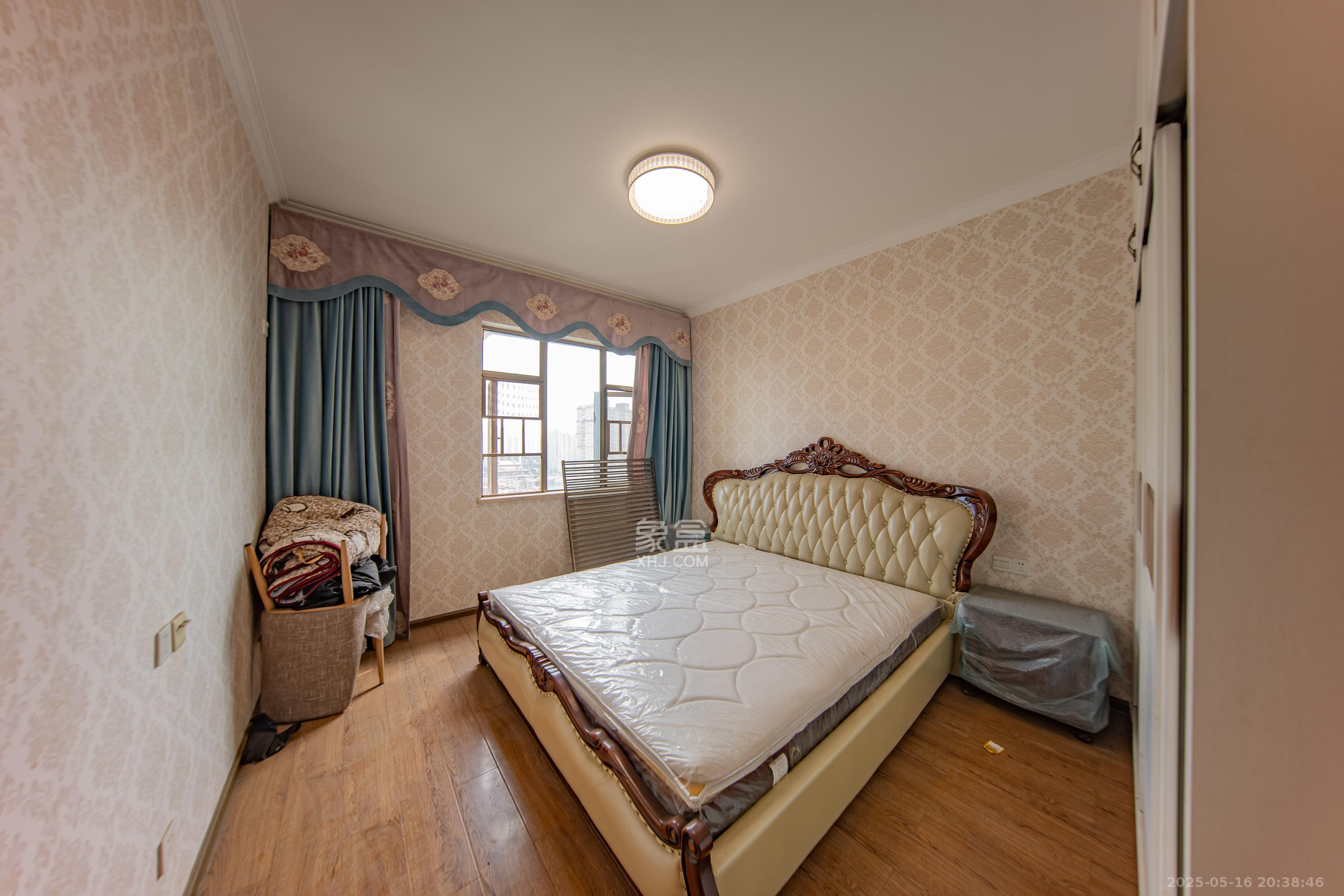 江山帝景哈佛 3室2厅2卫 110.0万 江山帝景哈佛 3室2厅2卫 110.0万卧室