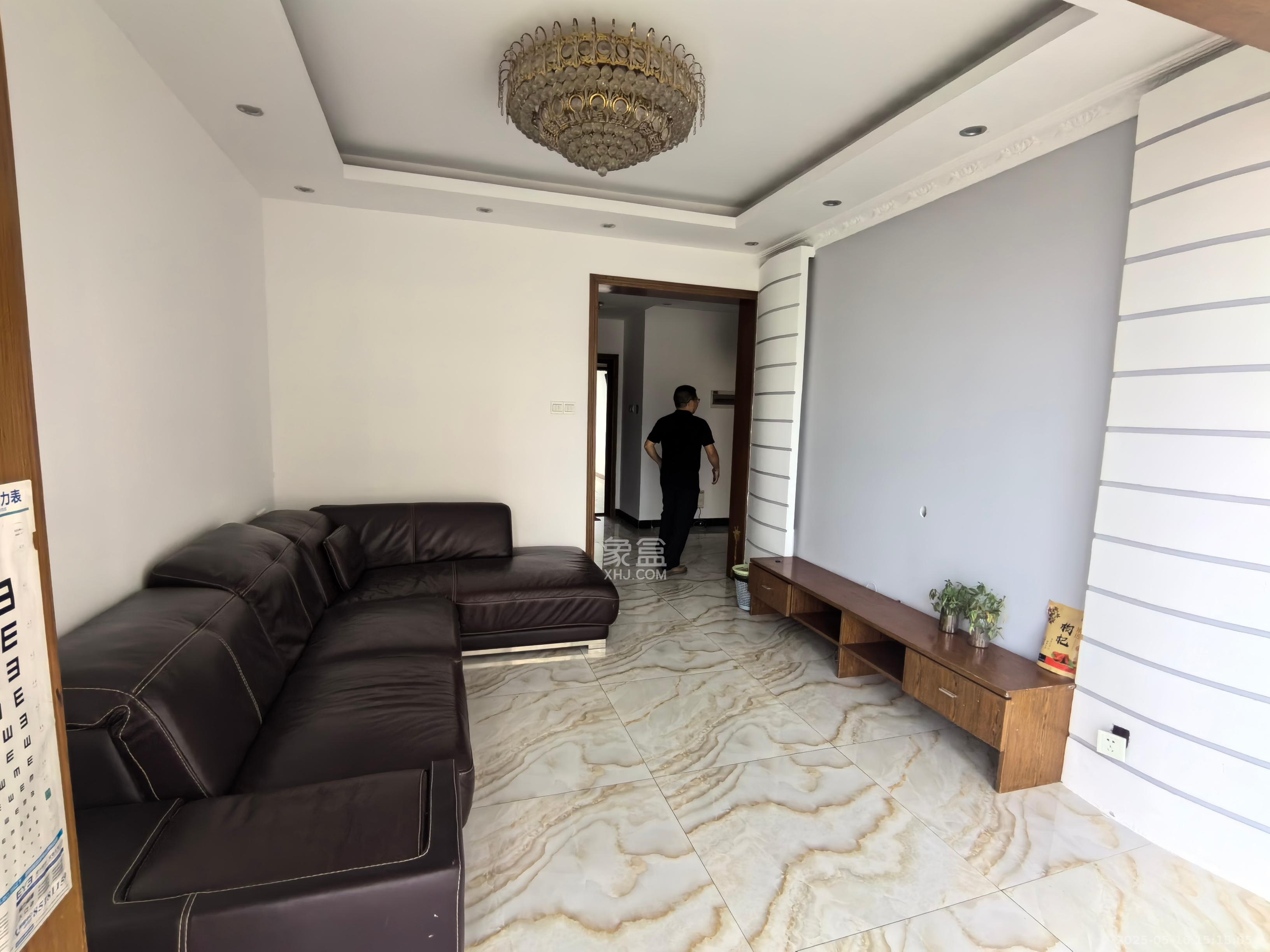 南郡雅园 2室2厅1卫 1400.0元/月 南郡雅园 2室2厅1卫 1400.0元/月室内图