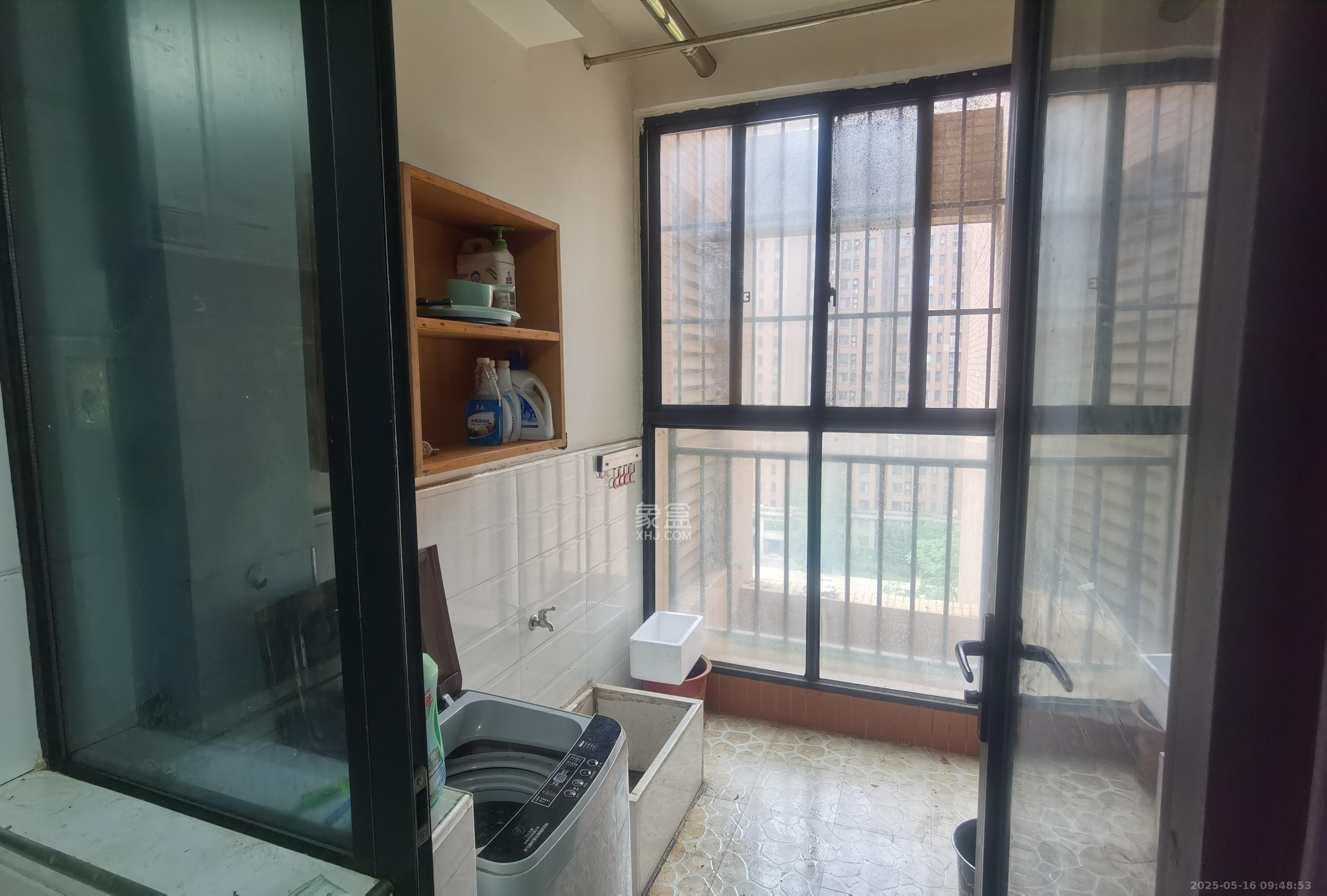三一街区  3室2厅1卫   1800.00元/月室内图