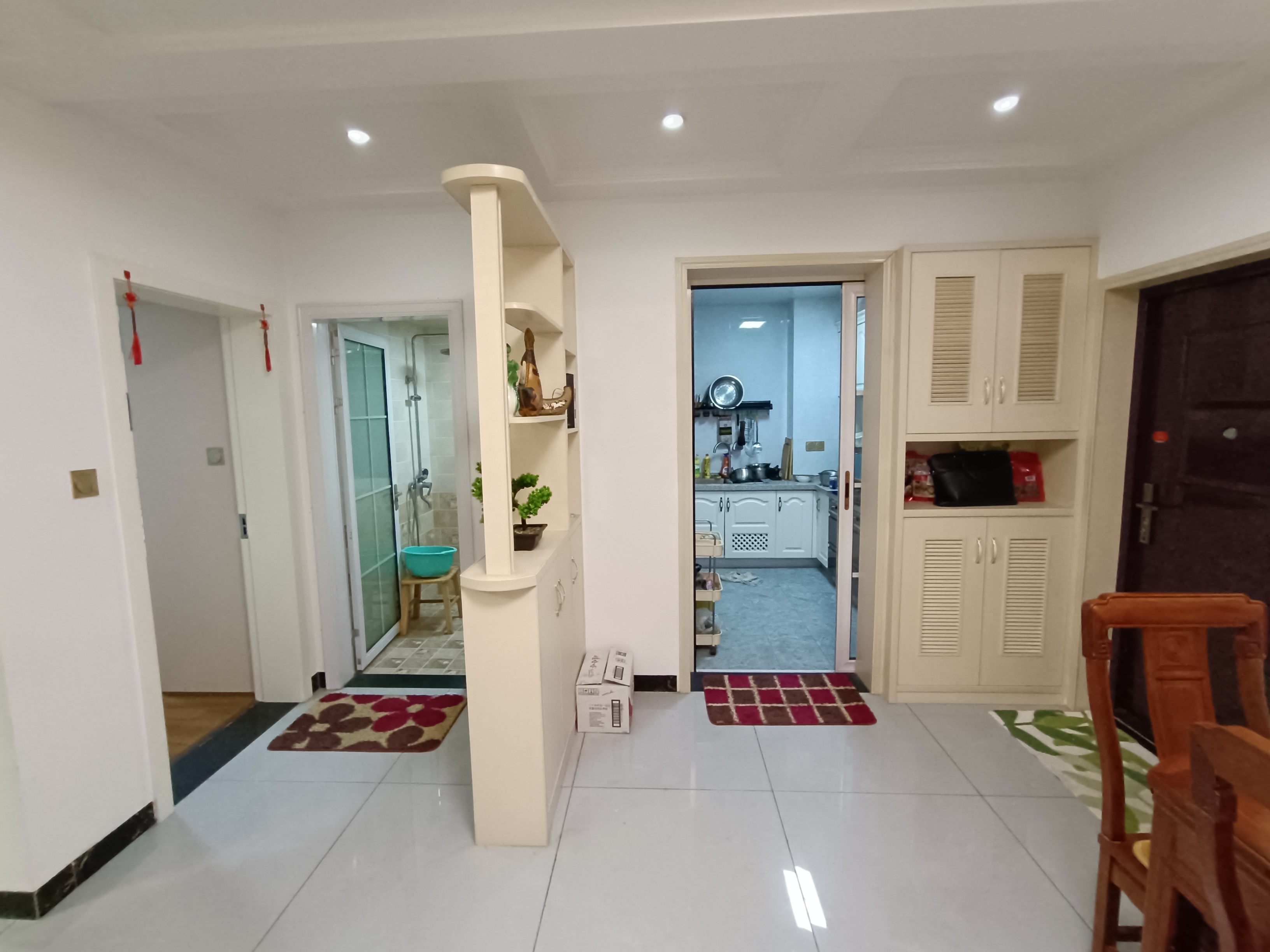 华天城小区 3室2厅2卫 2500.0元/月 华天城小区 3室2厅2卫 2500.0元/月室内图