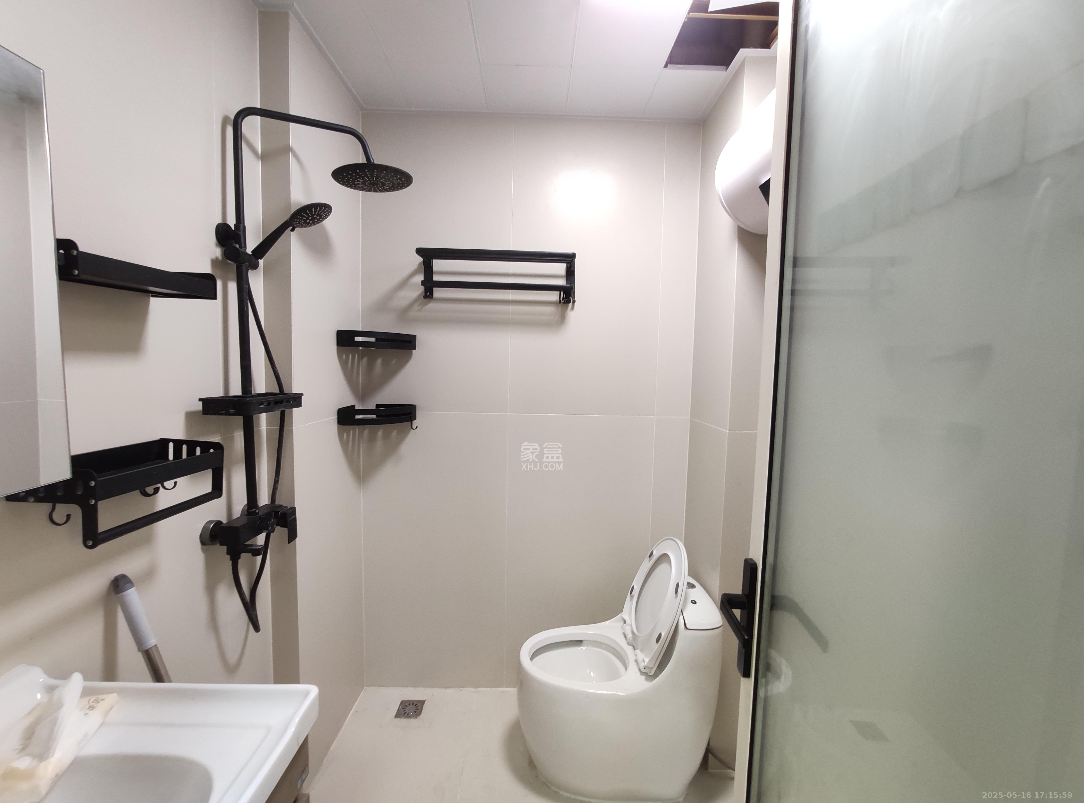 尊邸华庭  1室1厅1卫   1600.00元/月室内图