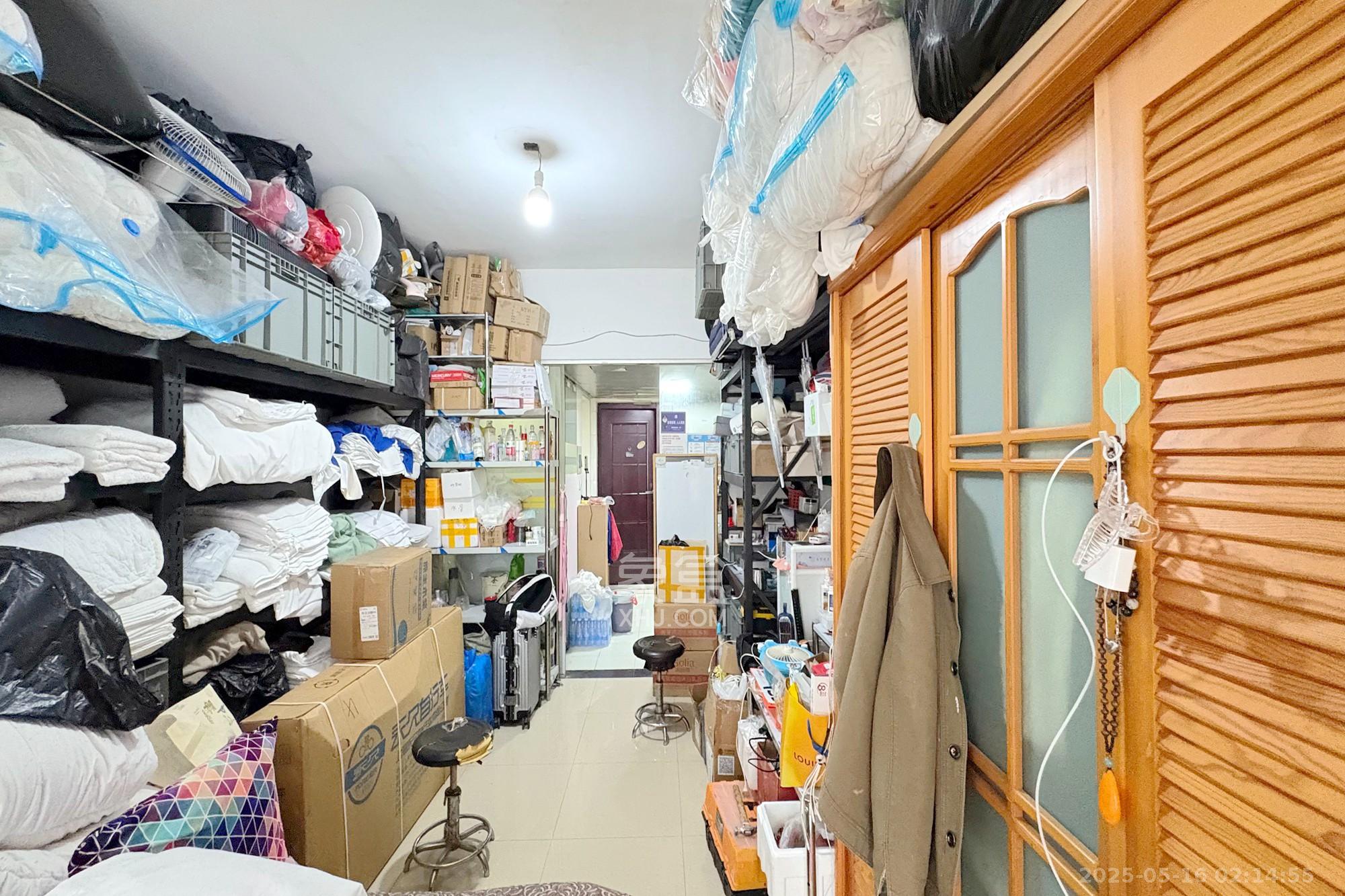 蚂蚁工房  1室1厅1卫   42.00万客厅