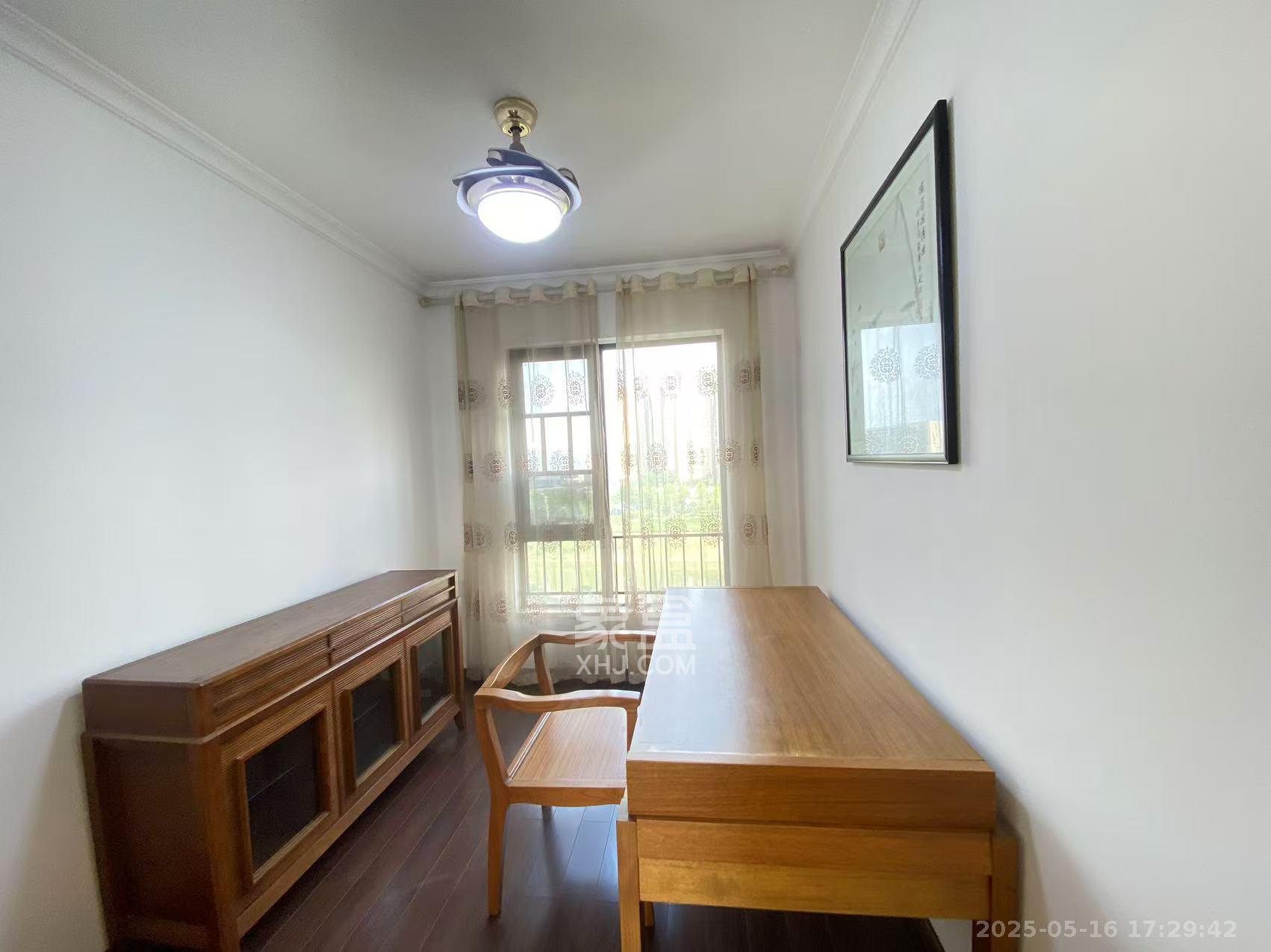 万科白鹭郡  4室2厅2卫    3800.0元/月室内图