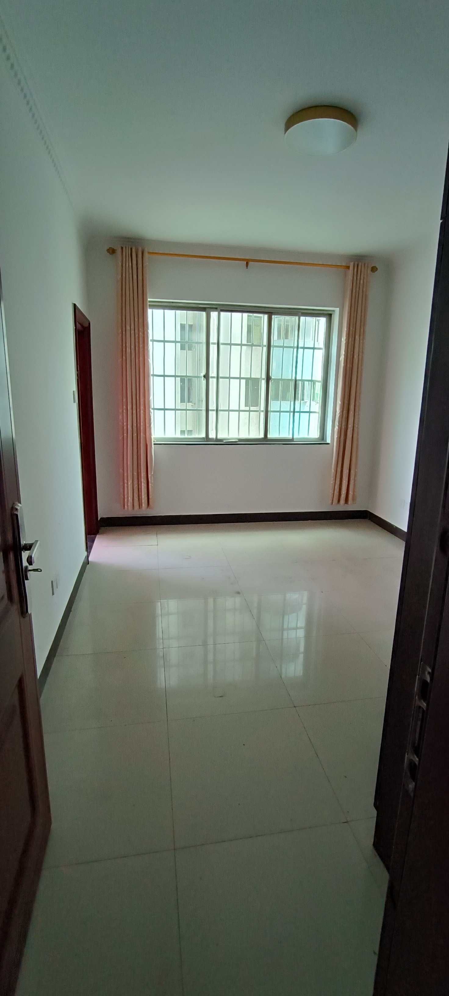 富豪大厦(富豪花园) 2室1厅1卫 108.0万 富豪大厦(富豪花园) 2室1厅1卫 108.0万客厅