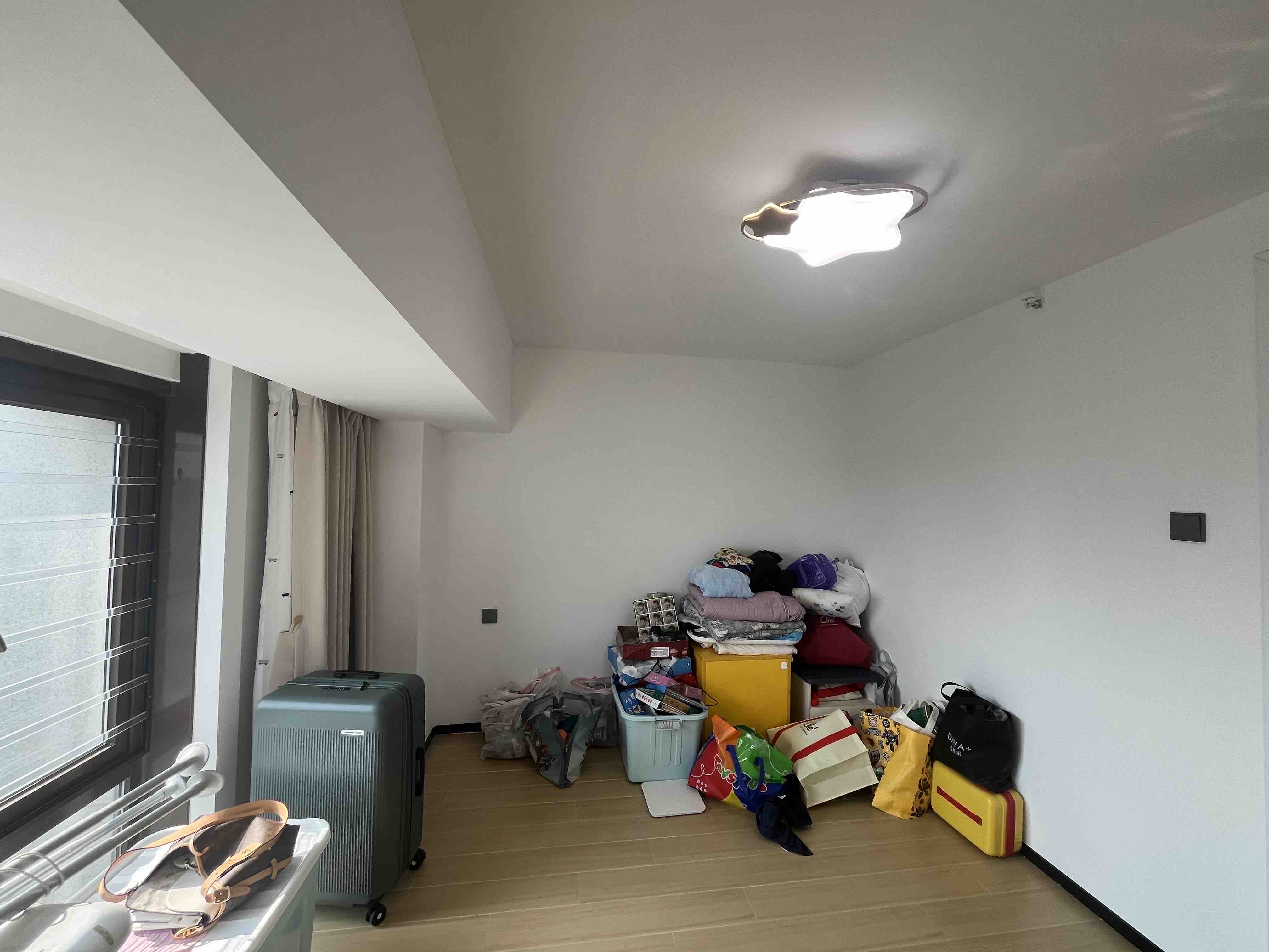 海航豪庭南苑  2室2厅2卫    155.0万 海航豪庭南苑  2室2厅2卫    155.0万客厅