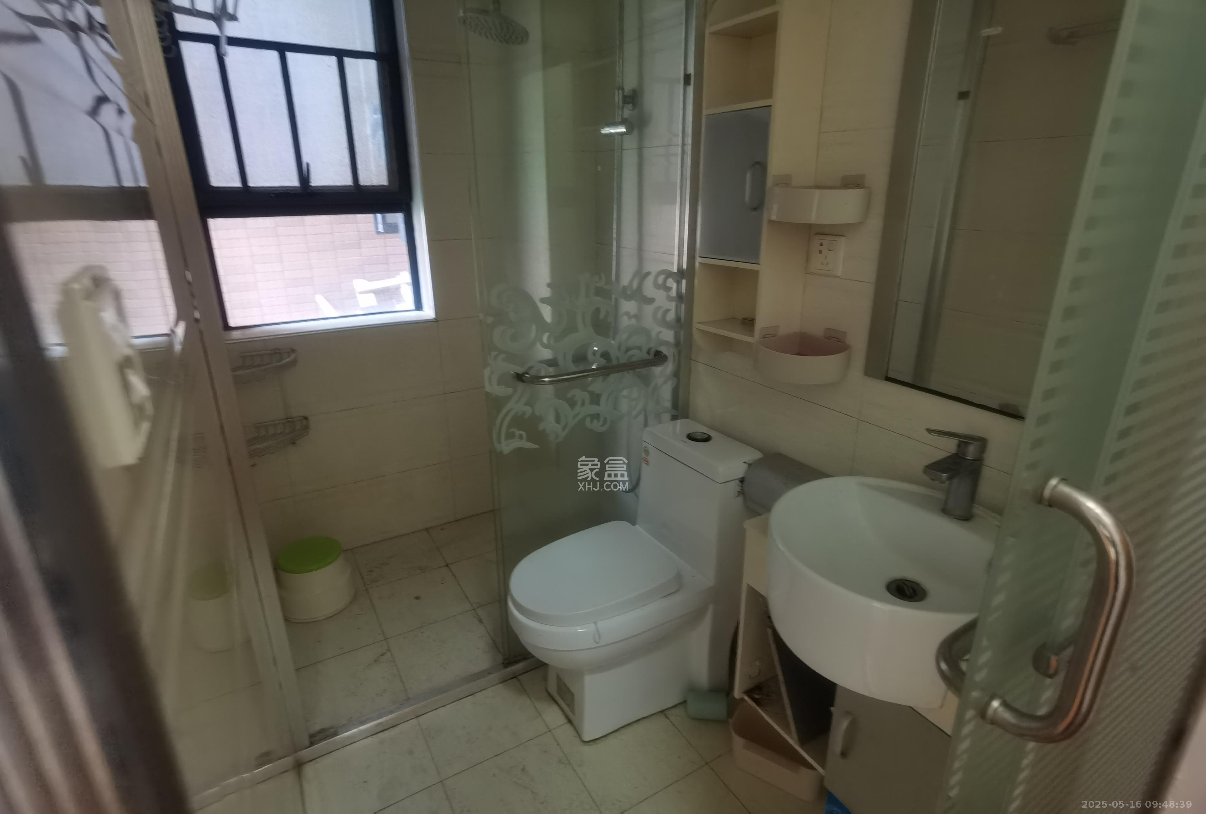 三一街区  3室2厅1卫   1800.00元/月室内图