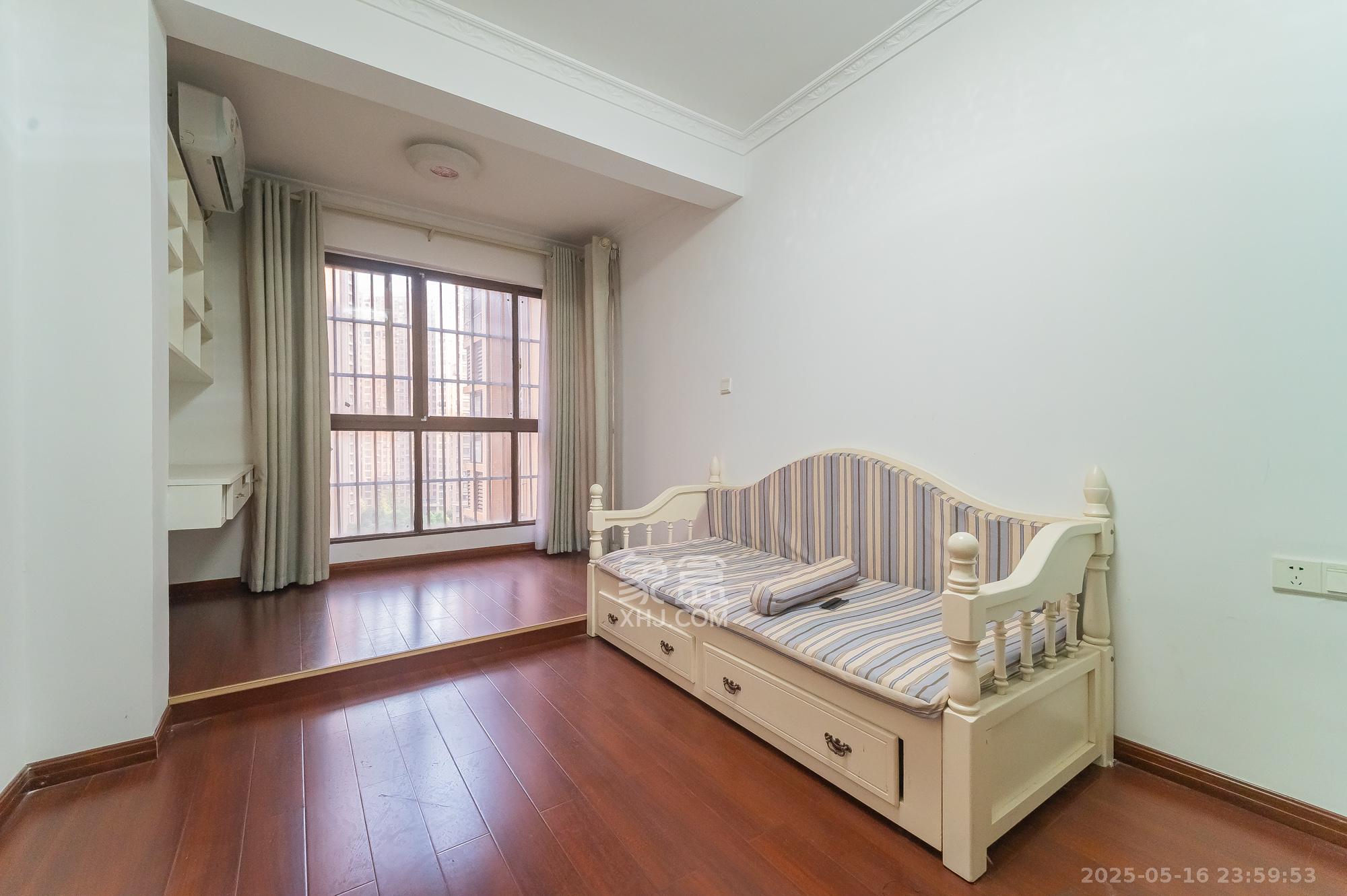 东方航标 3室2厅2卫 85.0万 东方航标 3室2厅2卫 85.0万卧室