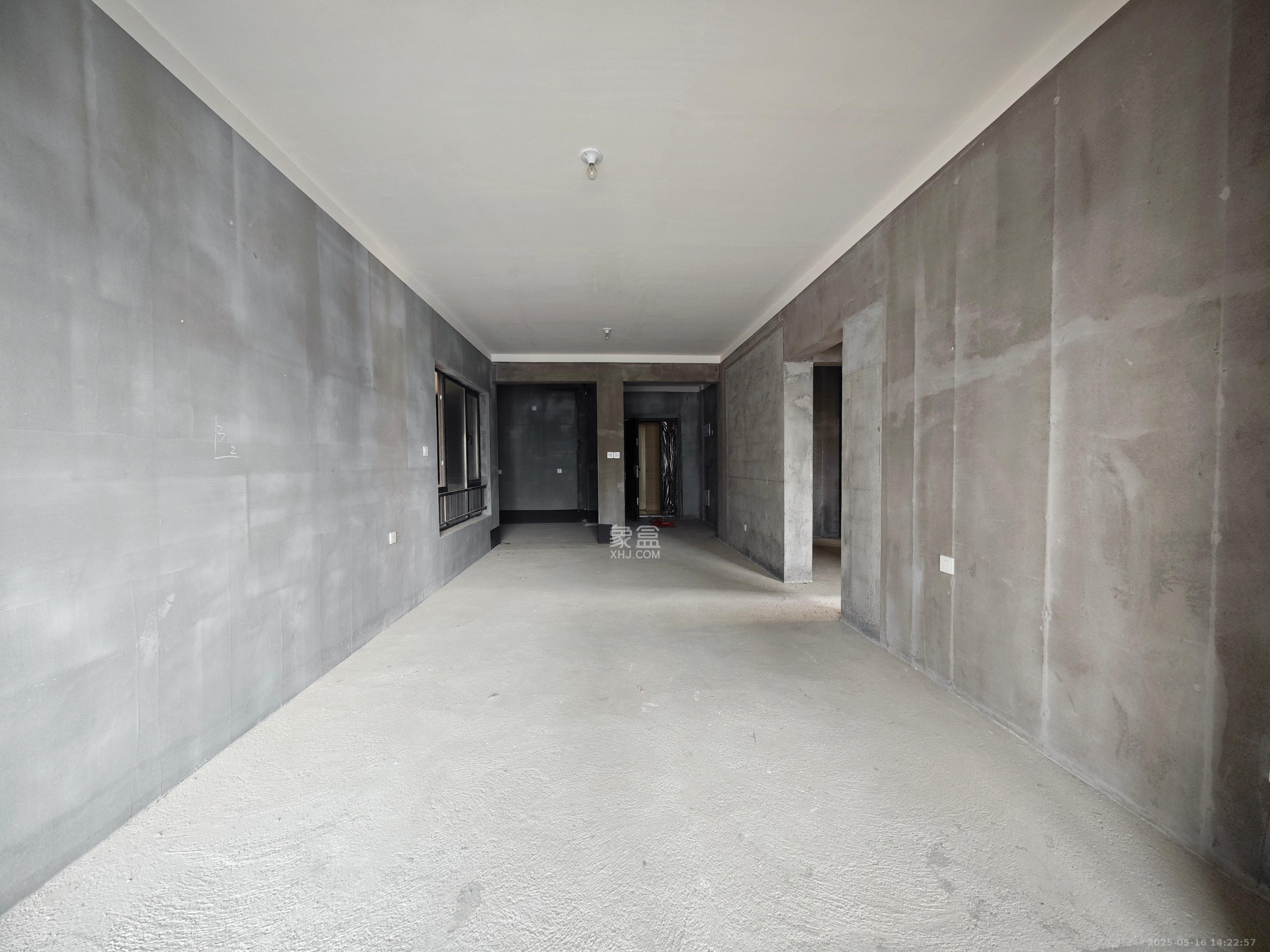 长房万楼公馆 3室2厅1卫 46.8万 长房万楼公馆 3室2厅1卫 46.8万客厅