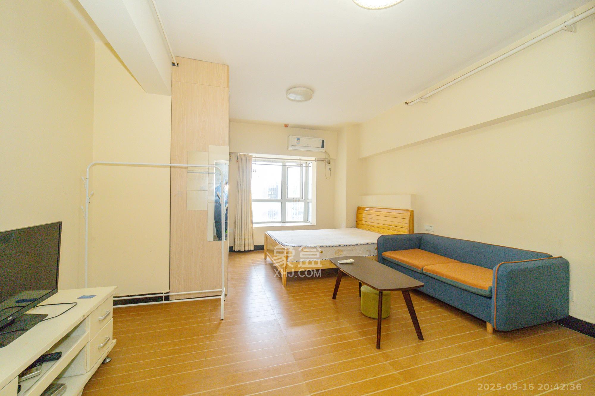 新长海广场 1室1厅1卫 20.0万 新长海广场 1室1厅1卫 20.0万客厅