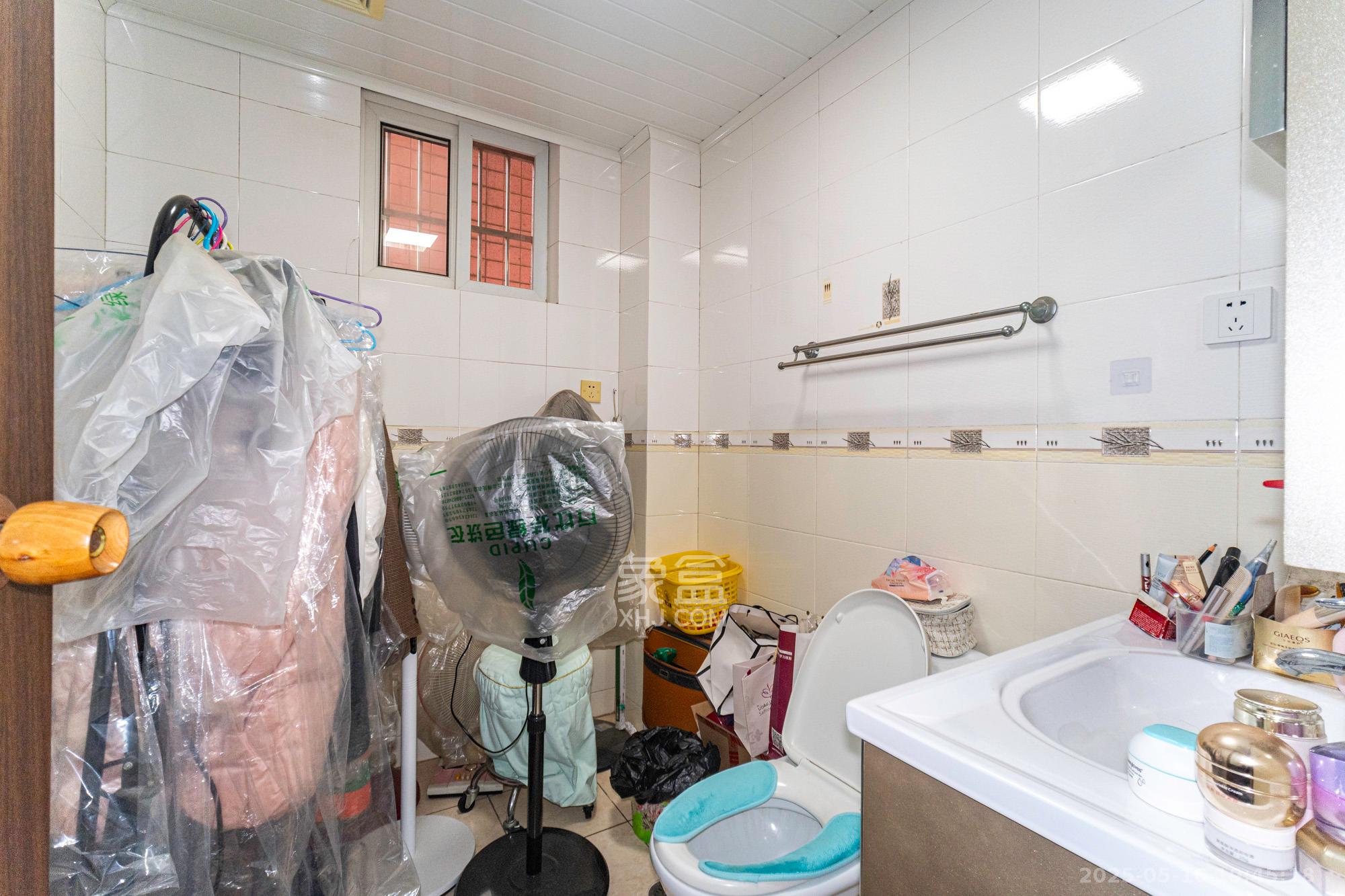 星兴佳园 3室2厅2卫 59.8万 星兴佳园 3室2厅2卫 59.8万卫生间