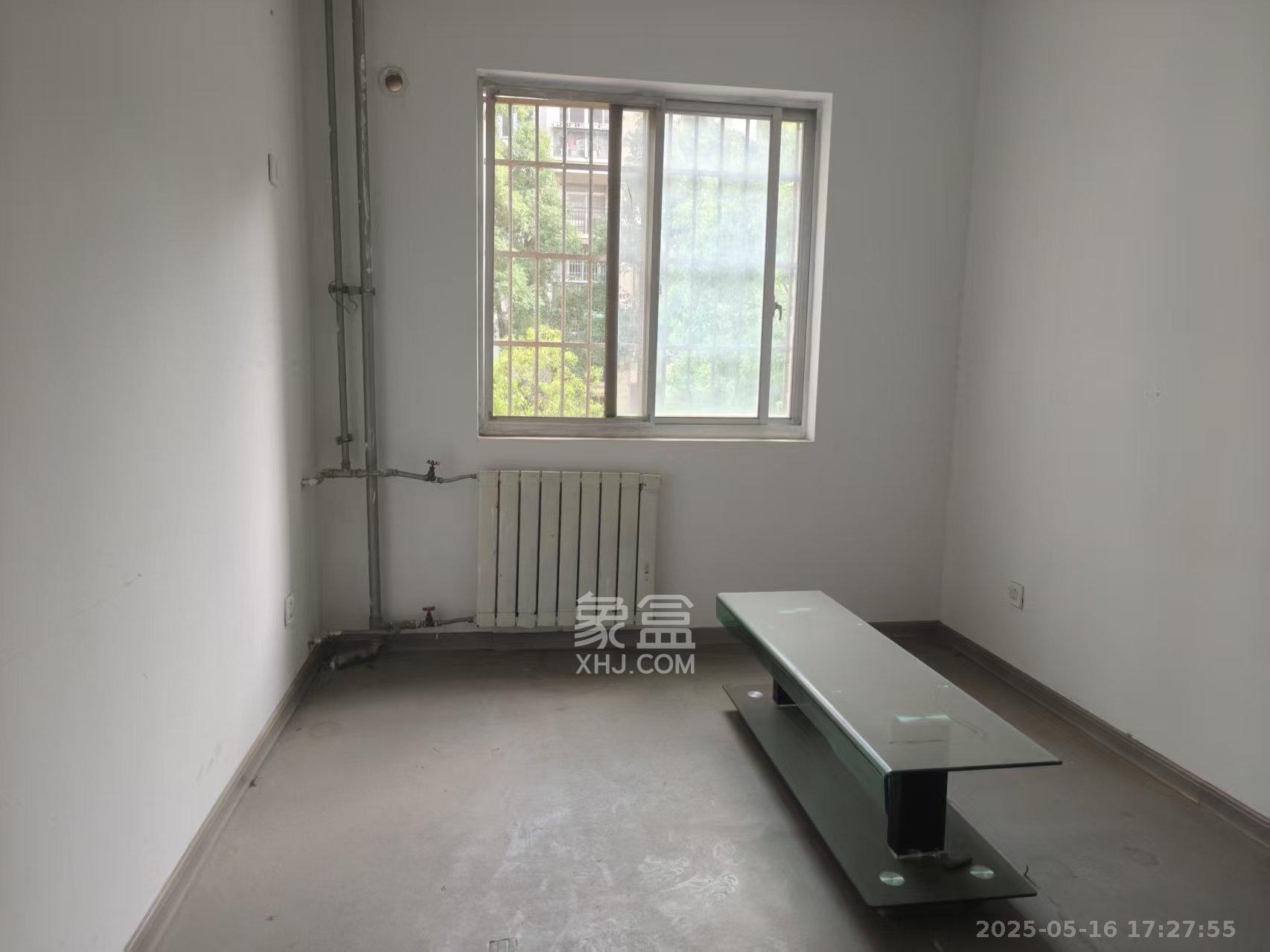 九峰小区(一二三四区) 4室2厅2卫 2500.0元/月 九峰小区(一二三四区) 4室2厅2卫 2500.0元/月室内图