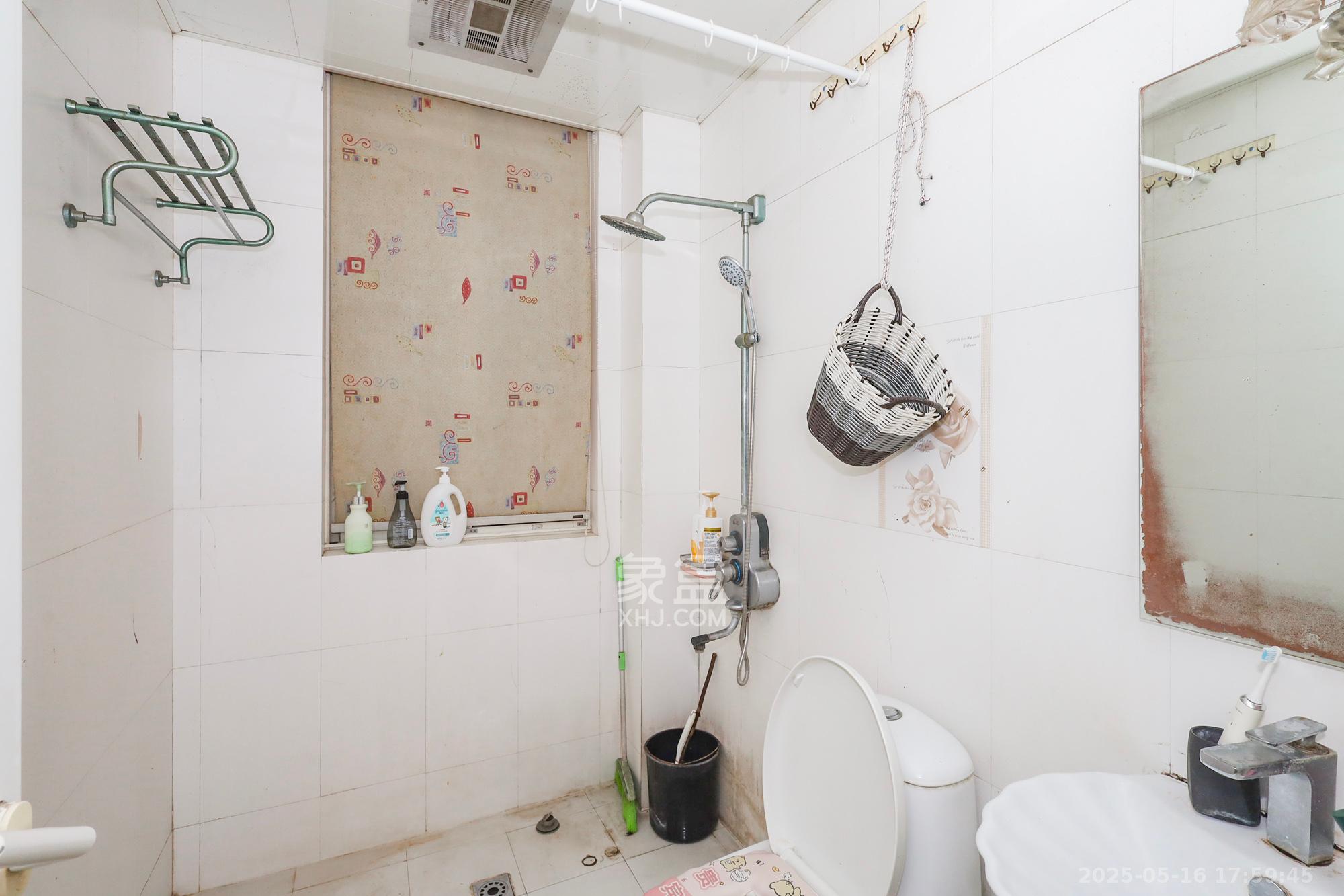 枫林绿洲  3室2厅2卫    86.0万 枫林绿洲  3室2厅2卫    86.0万卫生间