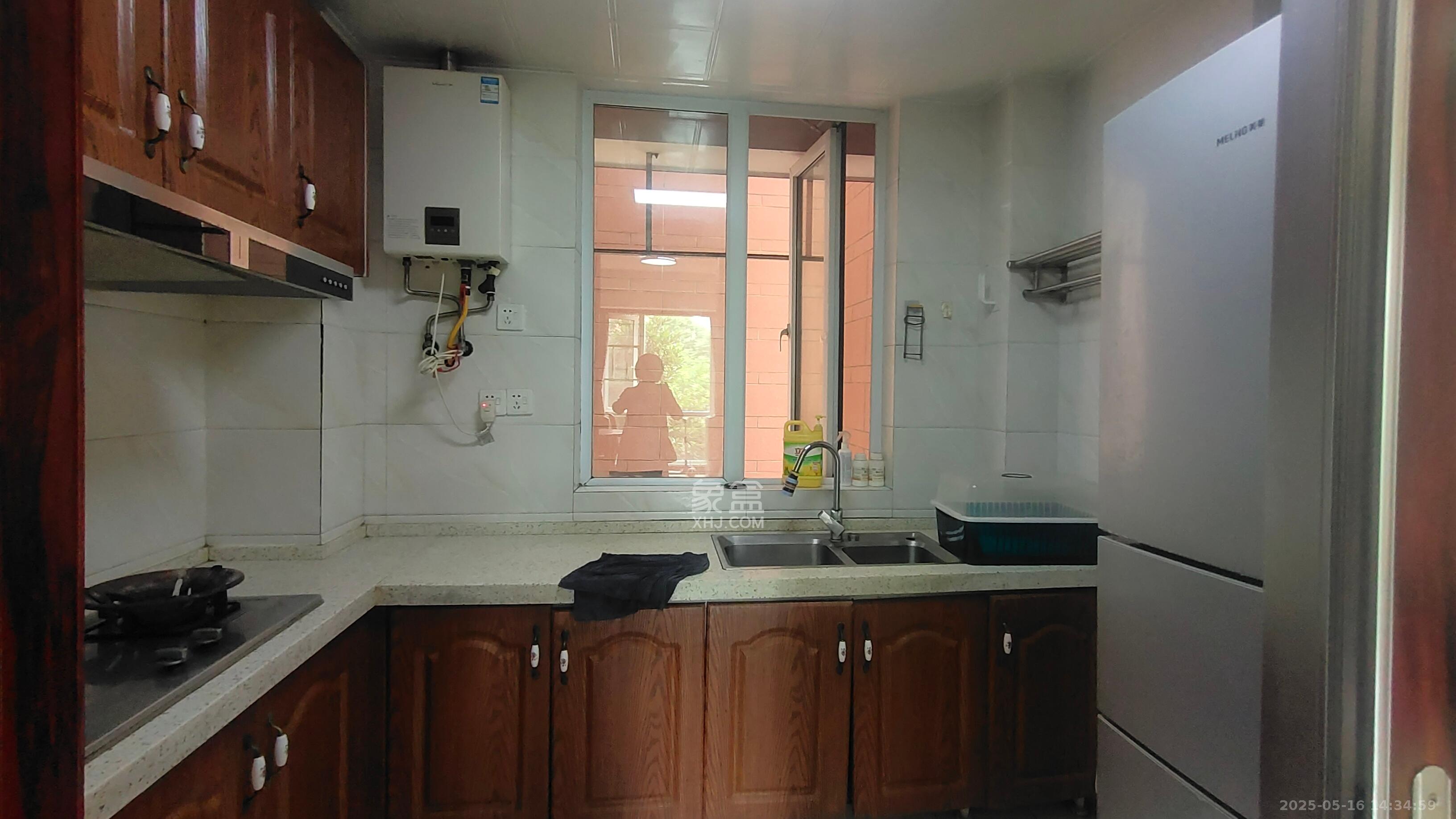 丽发新城 3室2厅2卫 2300.0元/月 丽发新城 3室2厅2卫 2300.0元/月室内图