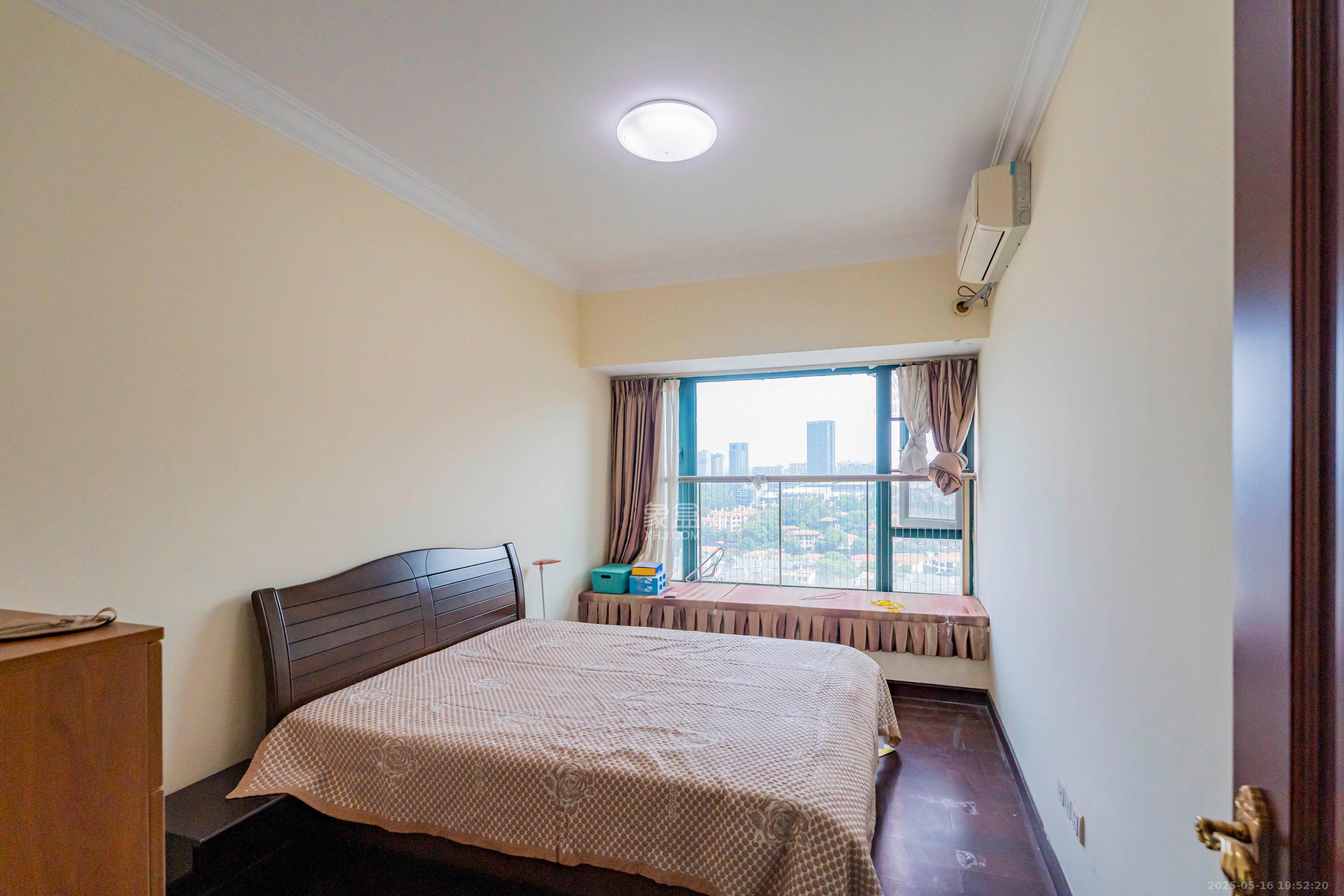 恒大雅苑 3室2厅2卫 95.0万 恒大雅苑 3室2厅2卫 95.0万卧室