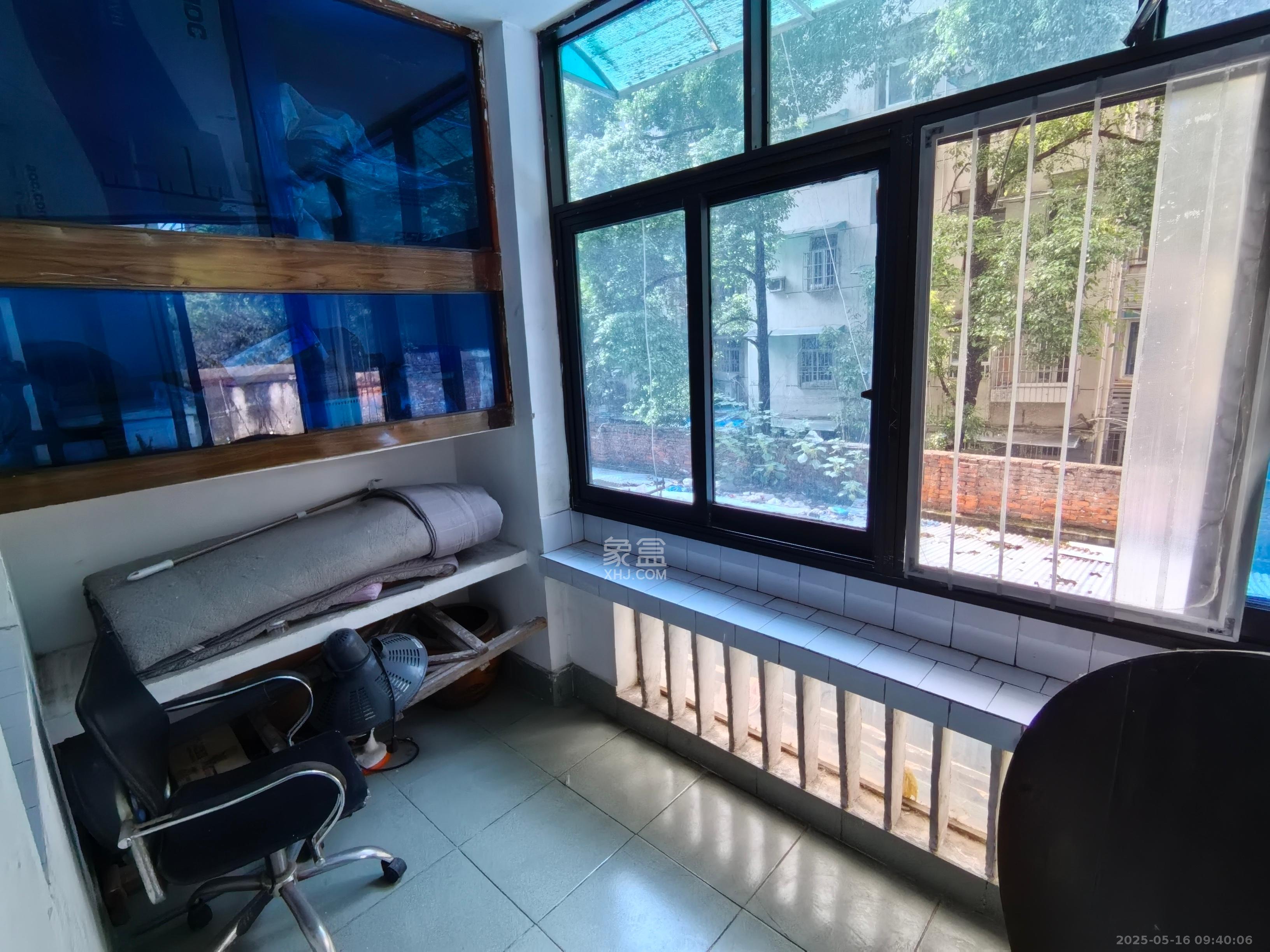 白沙啤酒公寓  2室2厅1卫    1400.0元/月 白沙啤酒公寓  2室2厅1卫    1400.0元/月室内图