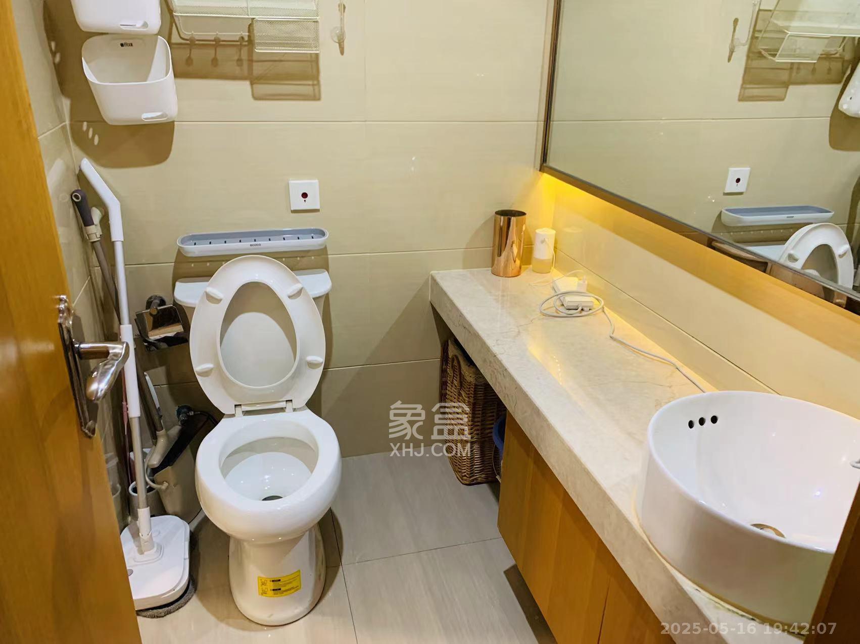 五一钻界  1室1厅1卫   2600.00元/月室内图