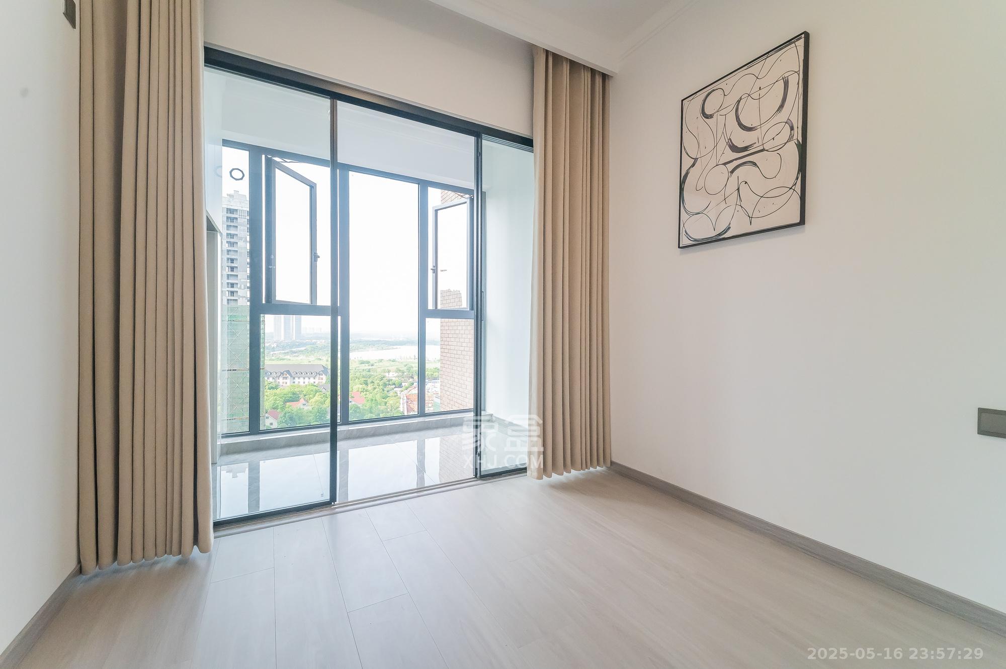 松雅轩(埃克斯社区) 4室2厅2卫 85.8万 松雅轩(埃克斯社区) 4室2厅2卫 85.8万卧室