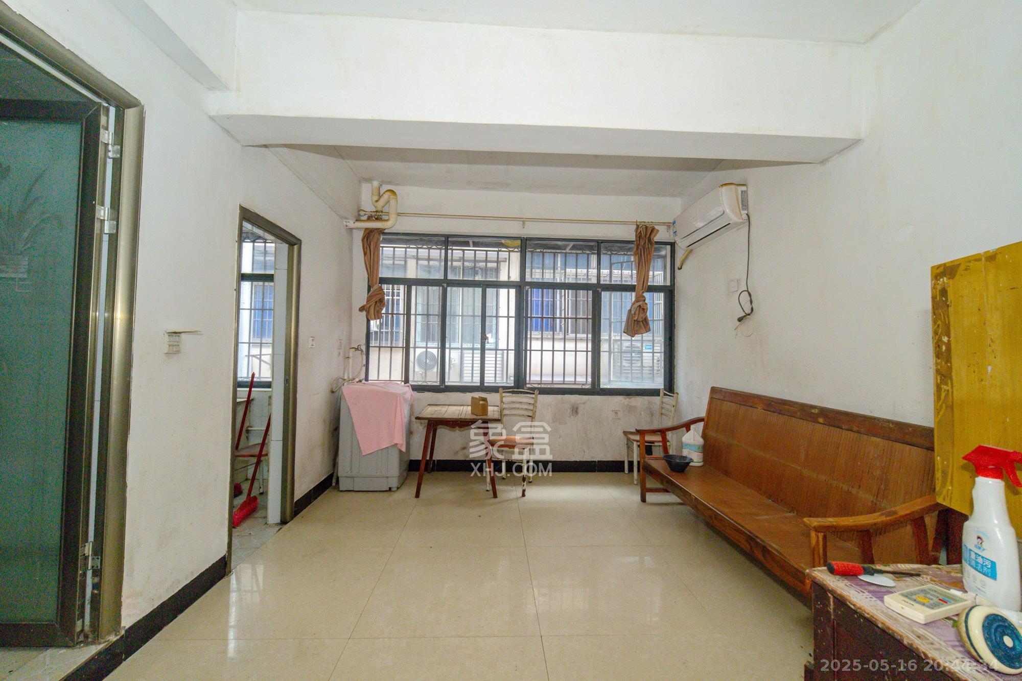 星沙三区 10室0厅0卫 265.0万 星沙三区 10室0厅0卫 265.0万客厅