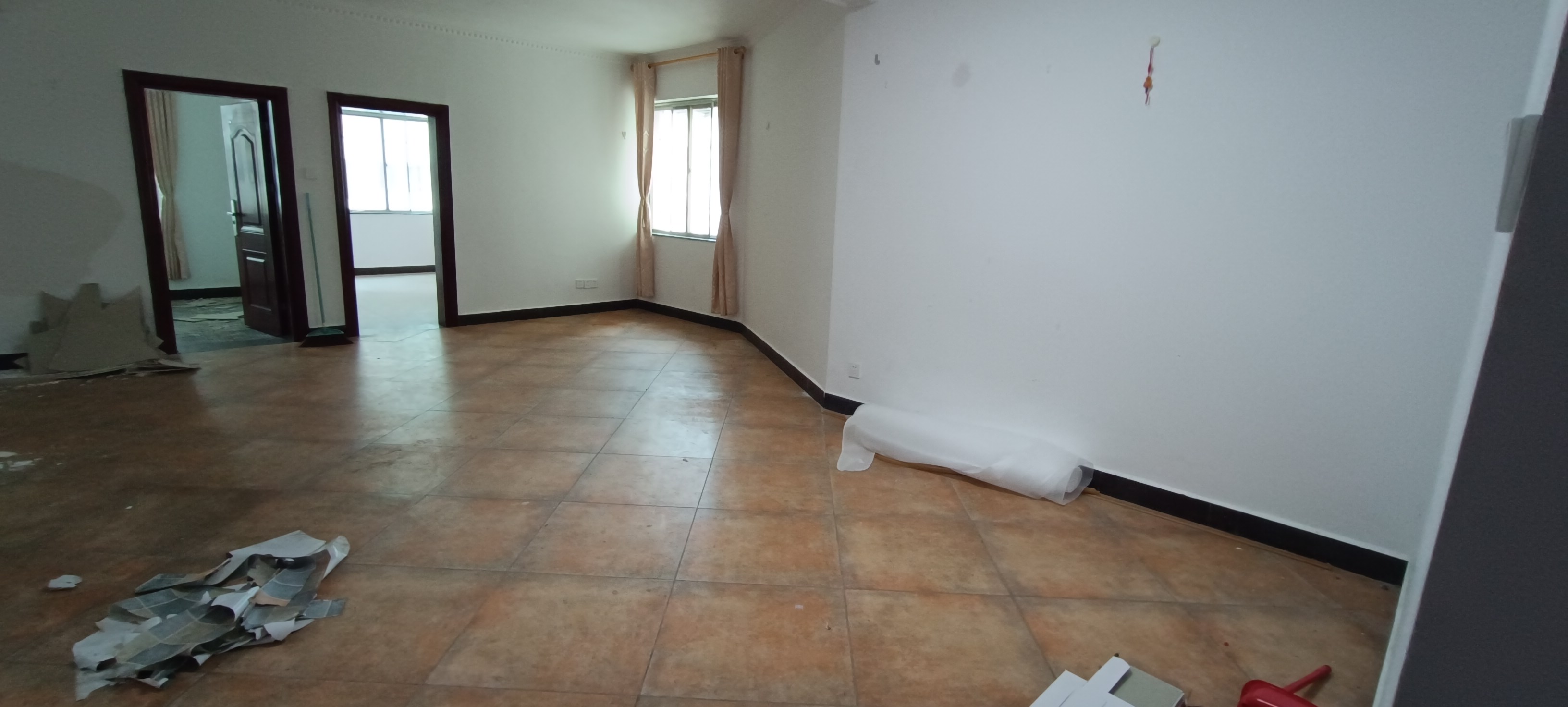 富豪大厦(富豪花园) 2室1厅1卫 108.0万 富豪大厦(富豪花园) 2室1厅1卫 108.0万客厅