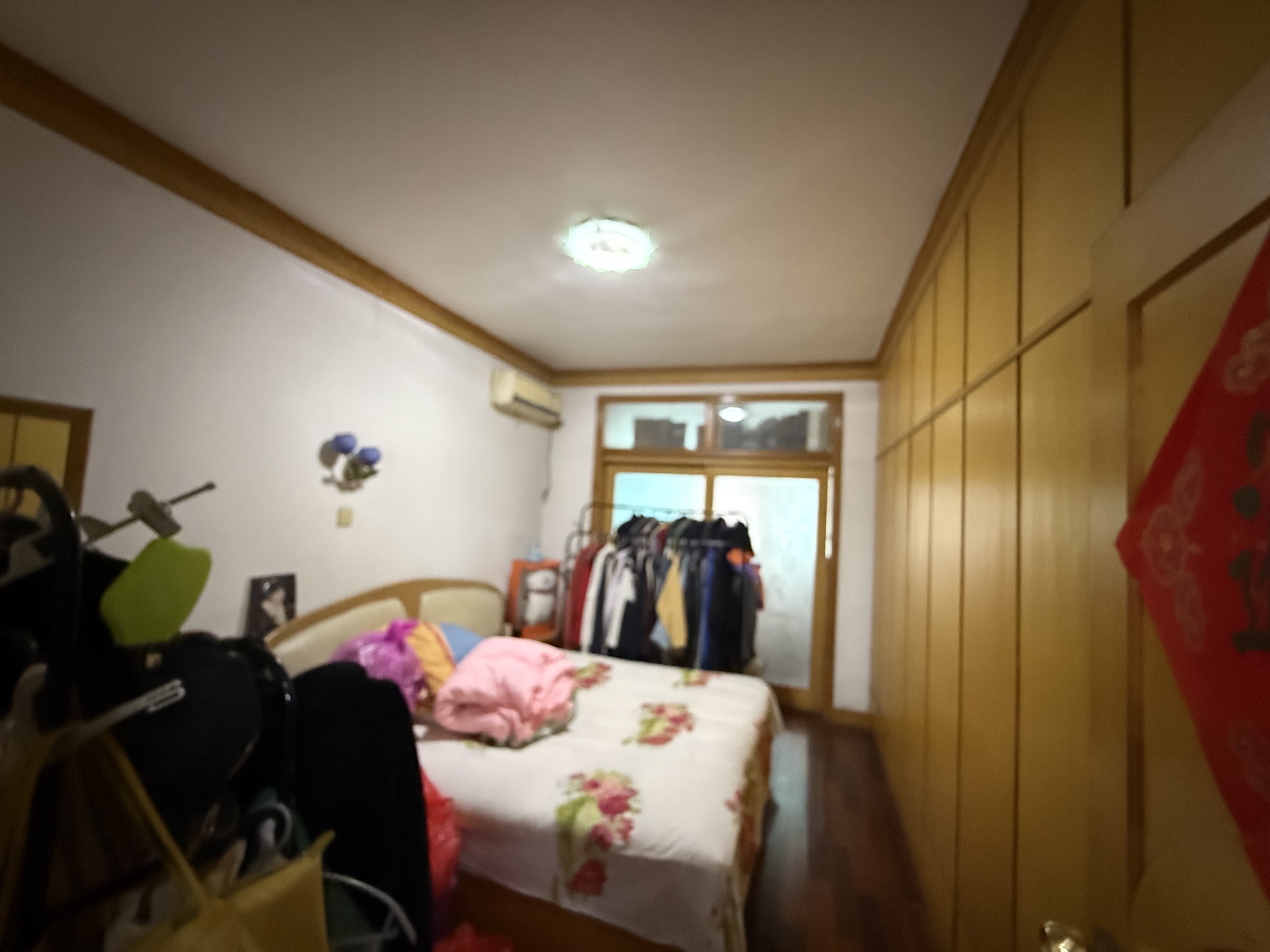 市商业局家属楼  3室2厅2卫   59.80万客厅