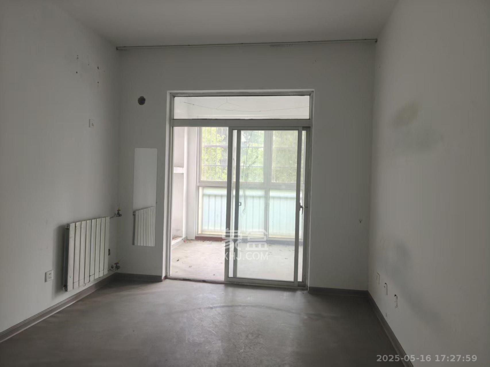 九峰小区(一二三四区) 4室2厅2卫 2500.0元/月 九峰小区(一二三四区) 4室2厅2卫 2500.0元/月室内图