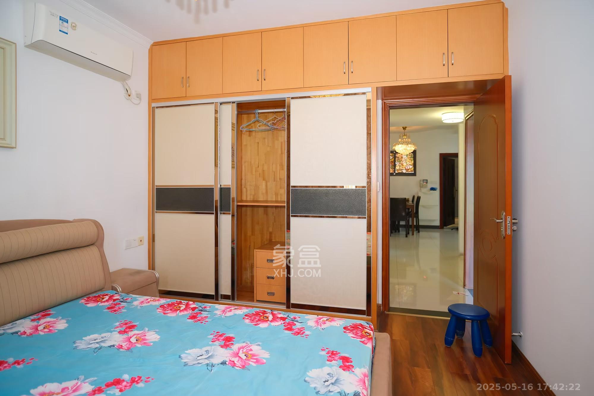三一街区  3室2厅1卫    1600.0元/月室内图