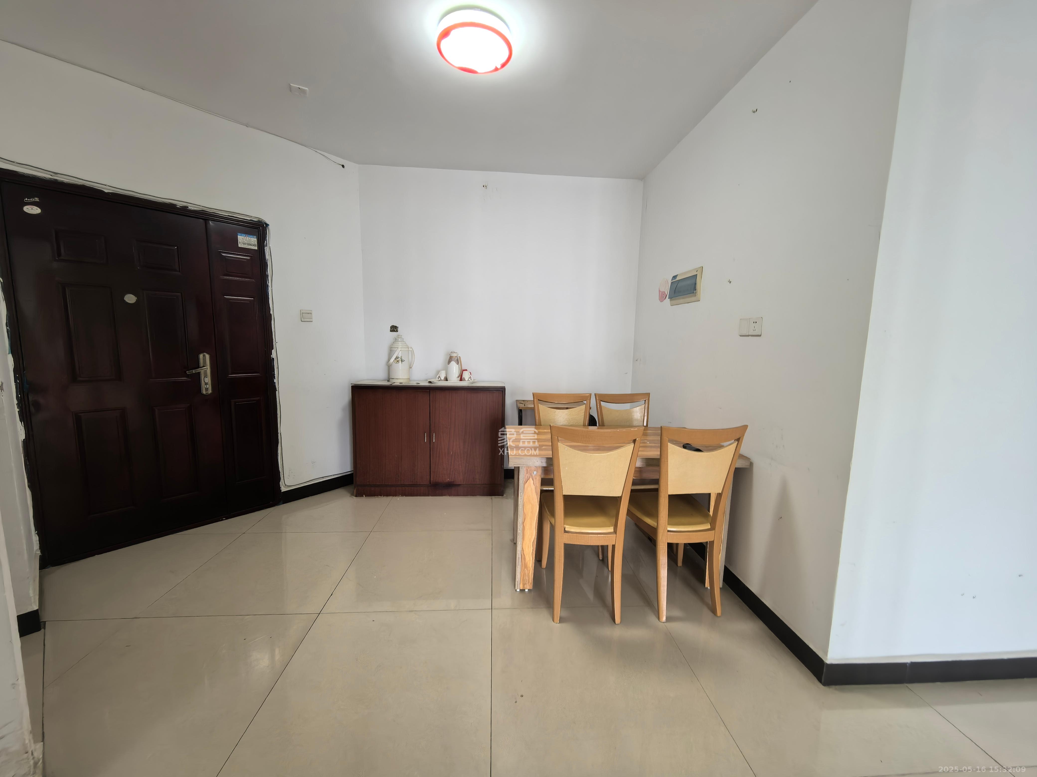 工贸大厦 2室2厅1卫 2300.0元/月 工贸大厦 2室2厅1卫 2300.0元/月室内图