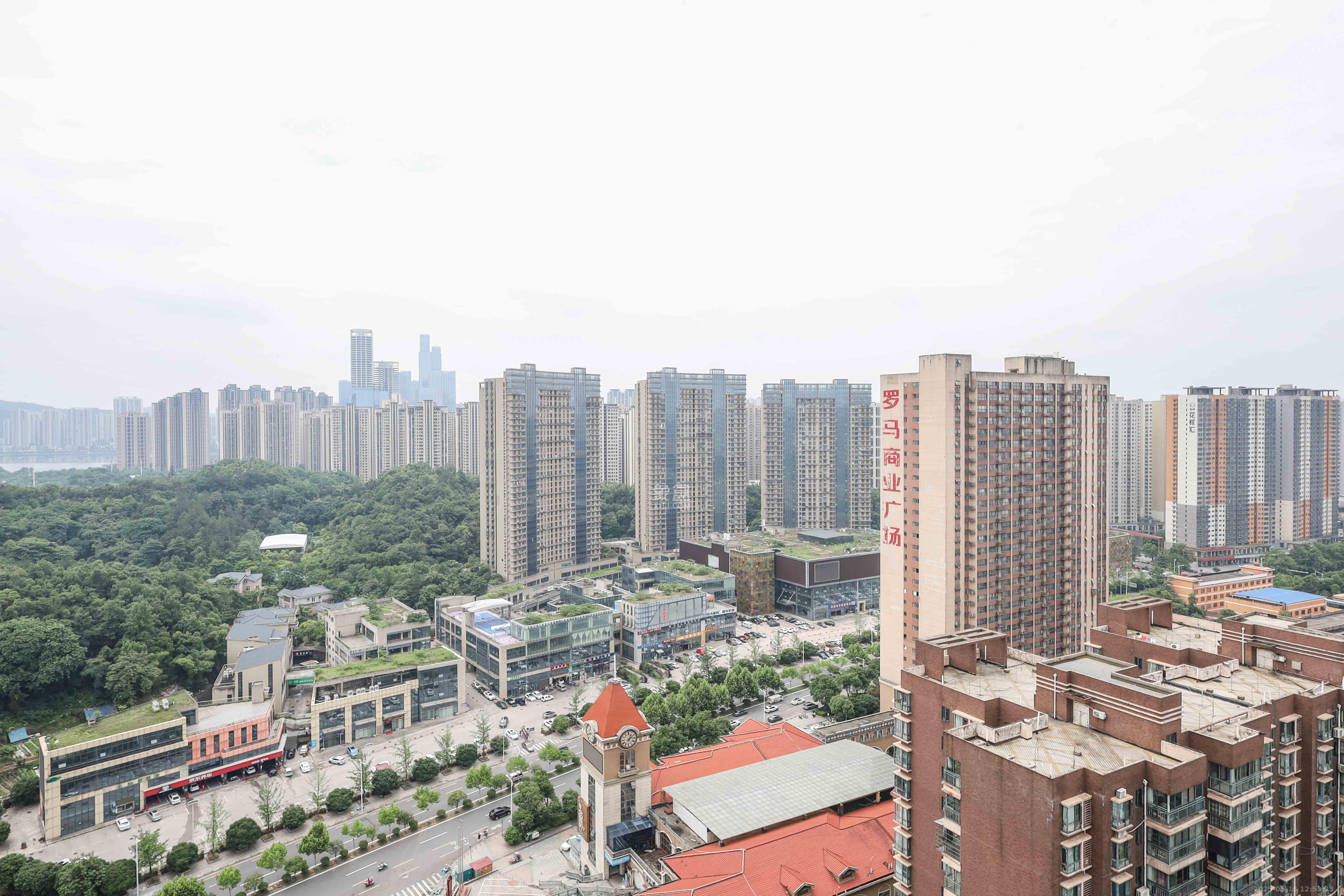 华美公寓(新猎鹰公寓) 3室2厅1卫 55.0万 华美公寓(新猎鹰公寓) 3室2厅1卫 55.0万阳台