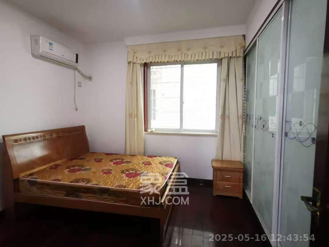 麓谷加州阳光 4室2厅2卫 3300.0元/月 麓谷加州阳光 4室2厅2卫 3300.0元/月室内图