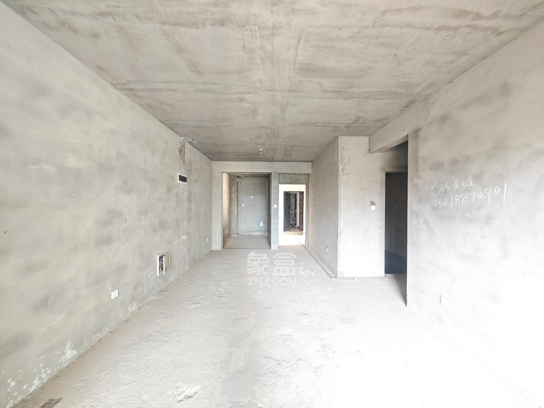 西湖鸿运佳苑  3室2厅2卫    79.8万 西湖鸿运佳苑  3室2厅2卫    79.8万客厅