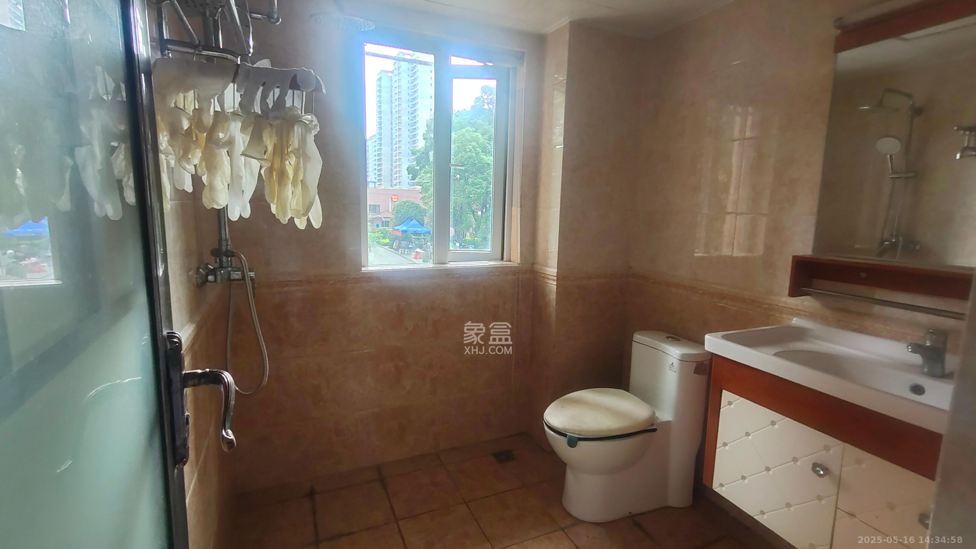 丽发新城 3室2厅2卫 2300.0元/月 丽发新城 3室2厅2卫 2300.0元/月室内图