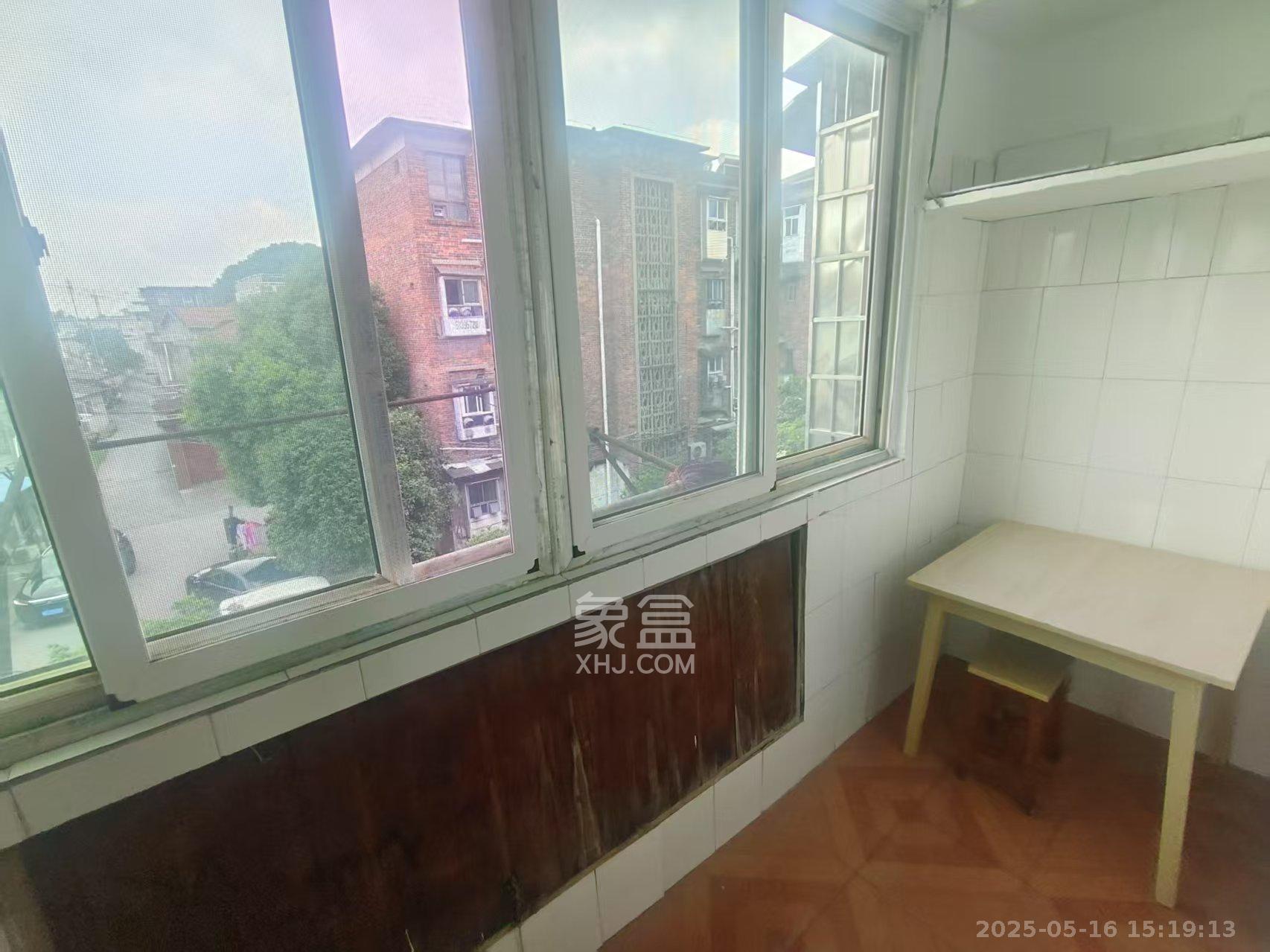 新四村 2室1厅1卫 500.0元/月 新四村 2室1厅1卫 500.0元/月室内图