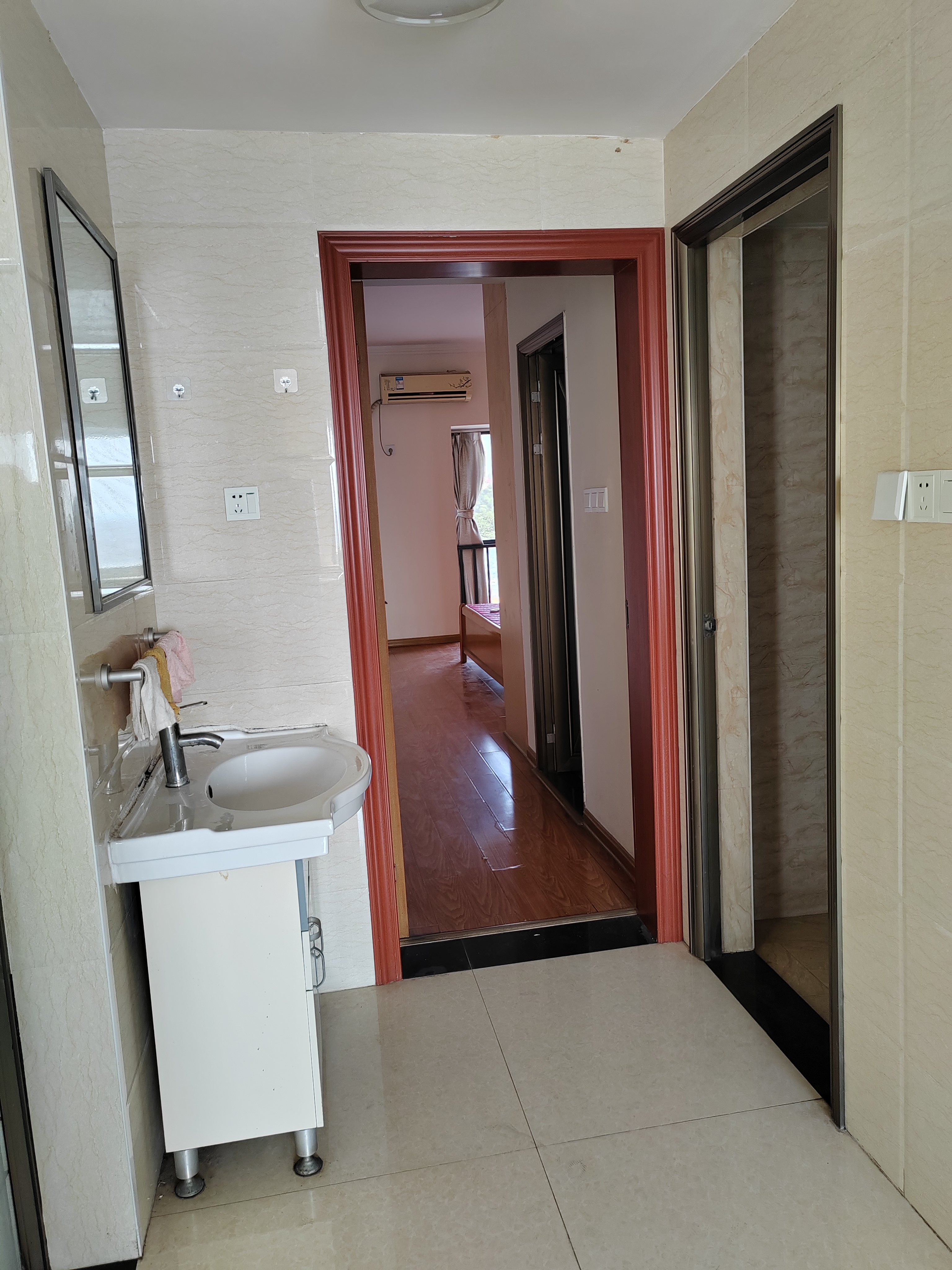 太一御江城 3室2厅2卫 2200.0元/月 太一御江城 3室2厅2卫 2200.0元/月室内图