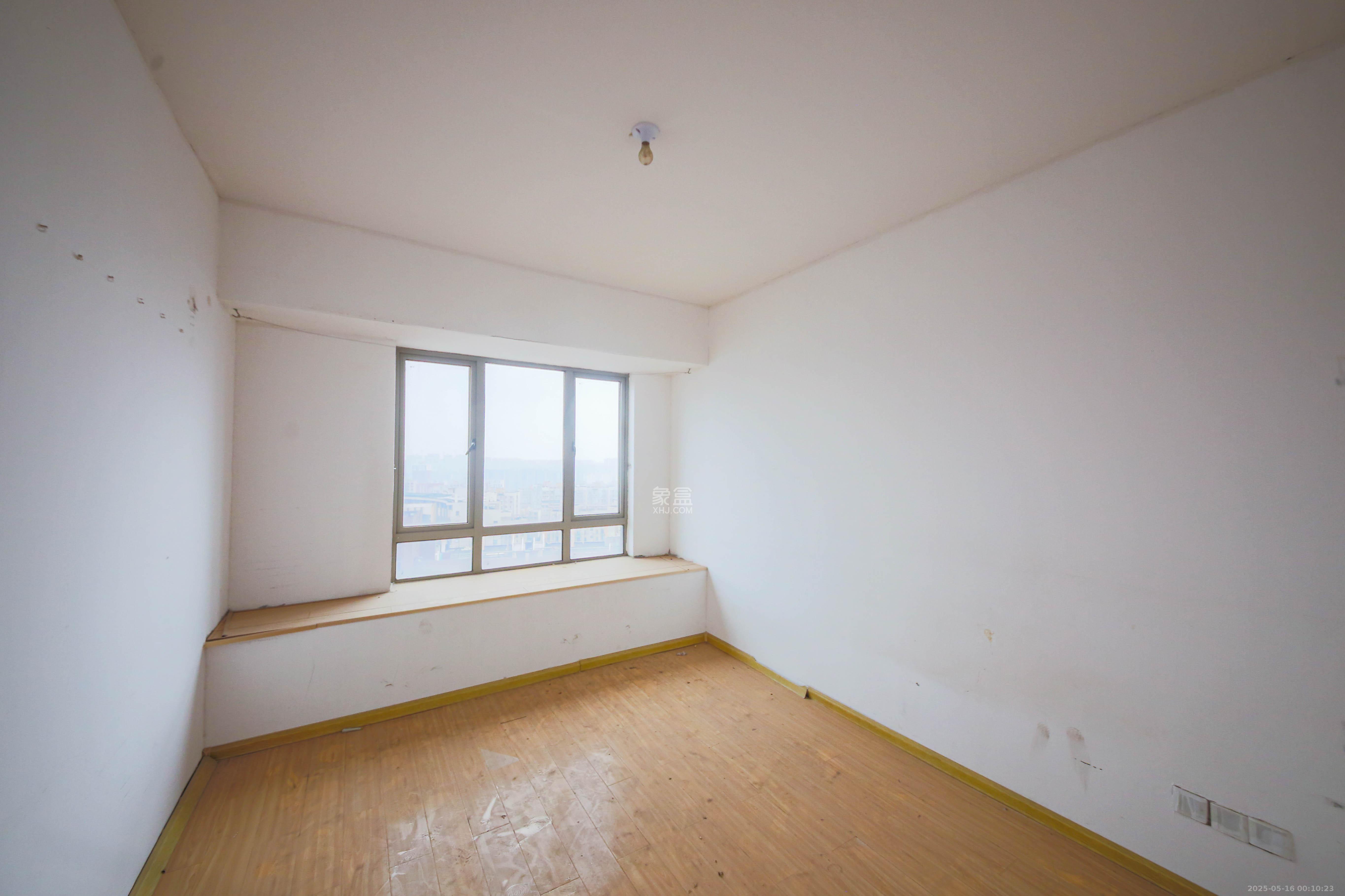 富兴嘉城(富兴汇中央)  2室2厅1卫    72.0万 富兴嘉城(富兴汇中央)  2室2厅1卫    72.0万卧室