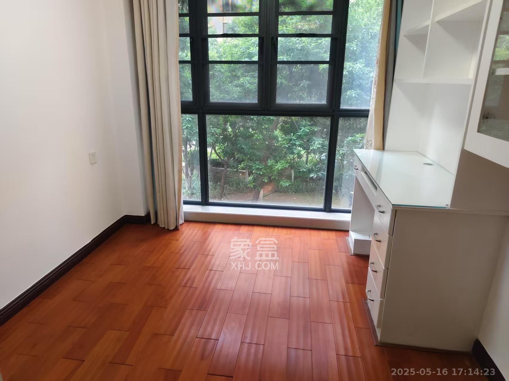 鑫远尚玺苑 4室2厅2卫 4300.0元/月 鑫远尚玺苑 4室2厅2卫 4300.0元/月室内图