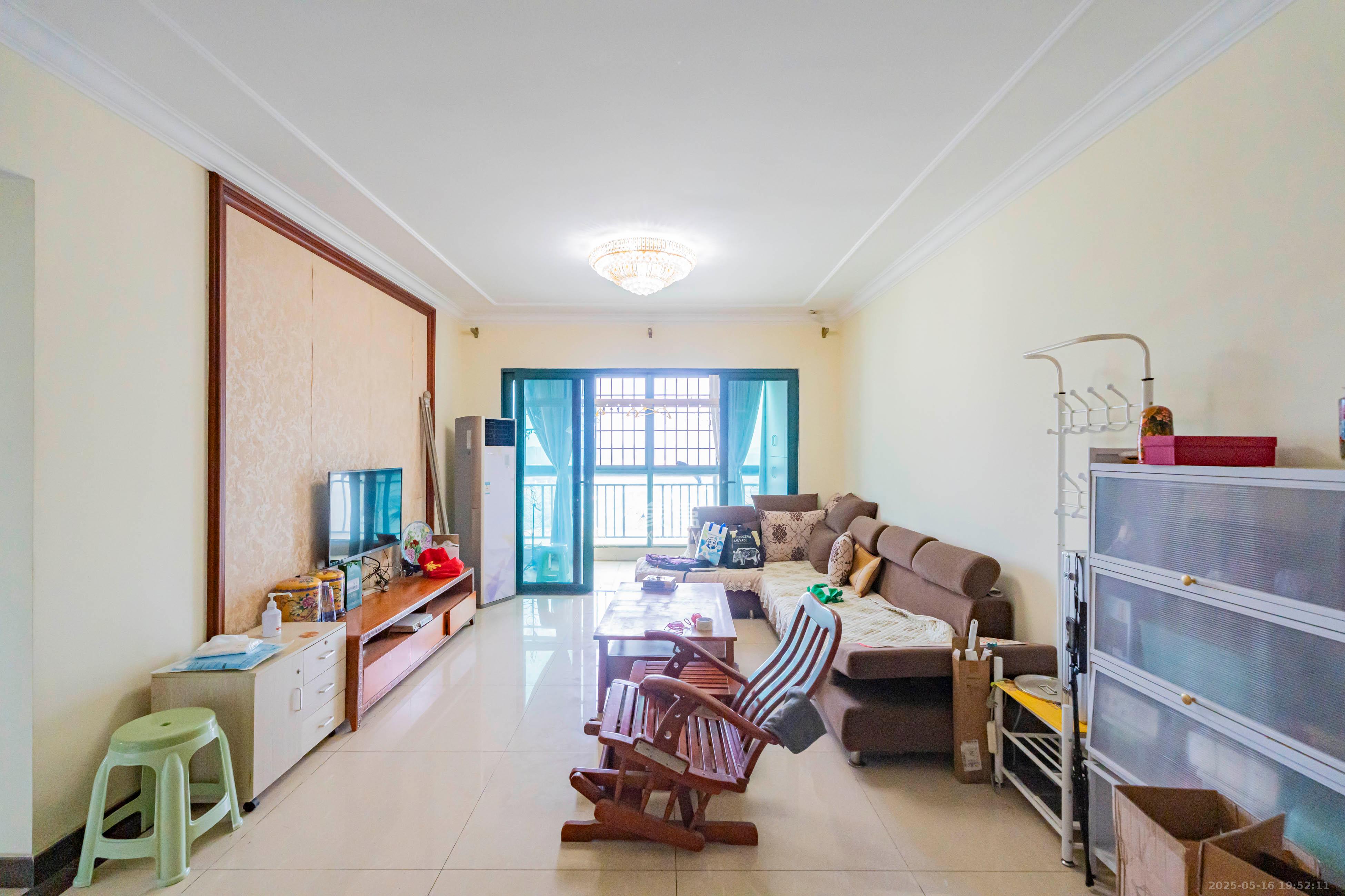 恒大雅苑 3室2厅2卫 95.0万 恒大雅苑 3室2厅2卫 95.0万客厅