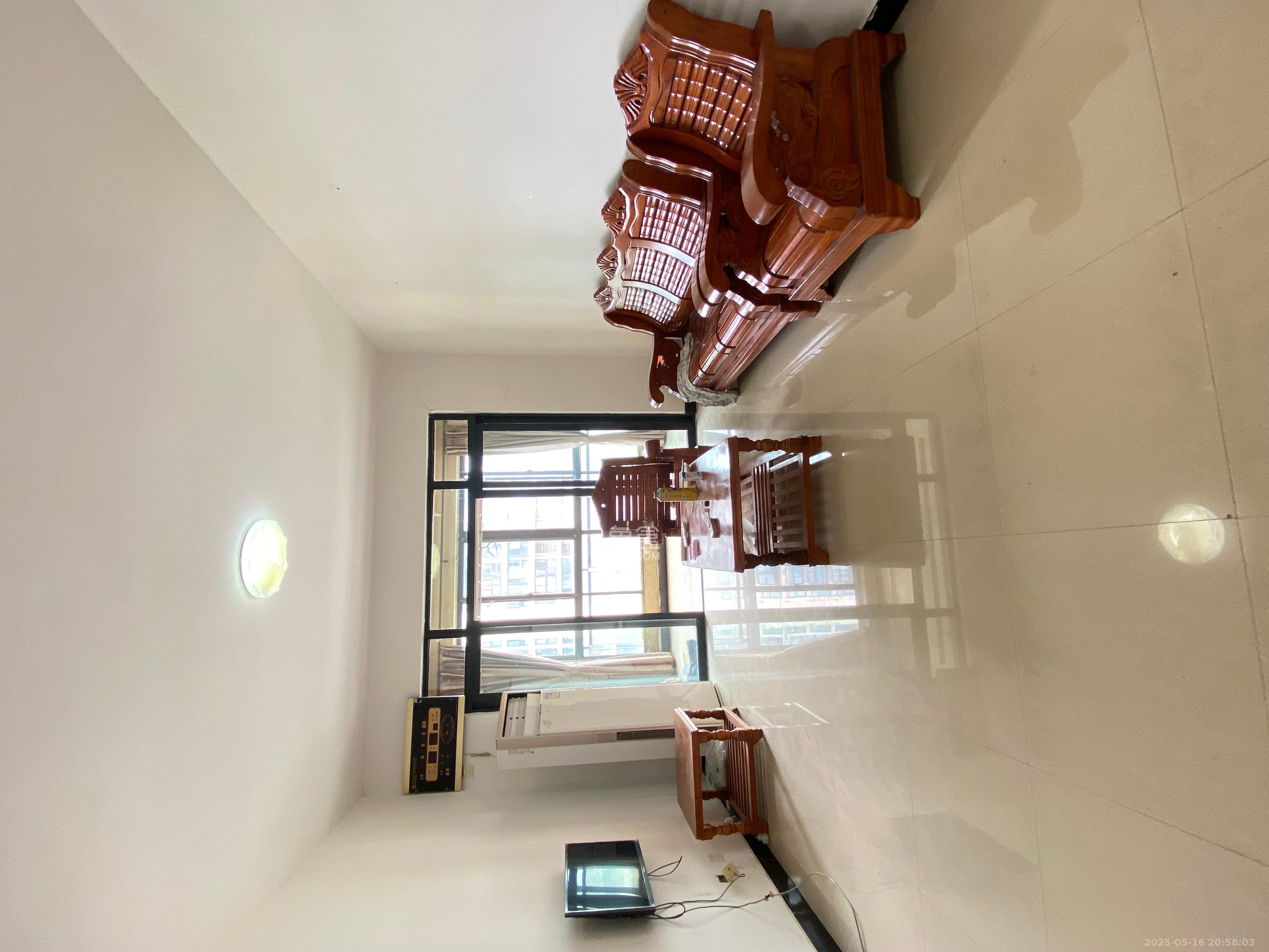 藏珑湖上国际花园 2室2厅2卫 2500.0元/月 藏珑湖上国际花园 2室2厅2卫 2500.0元/月室内图