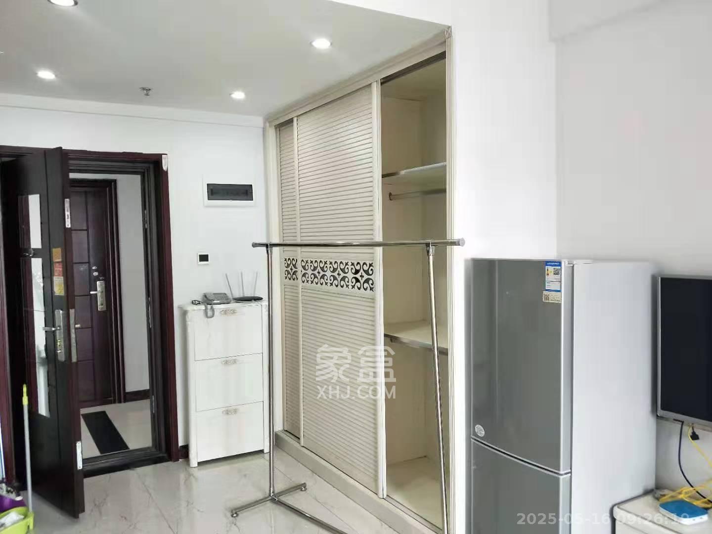 众东国际  1室1厅1卫    1600.0元/月室内图