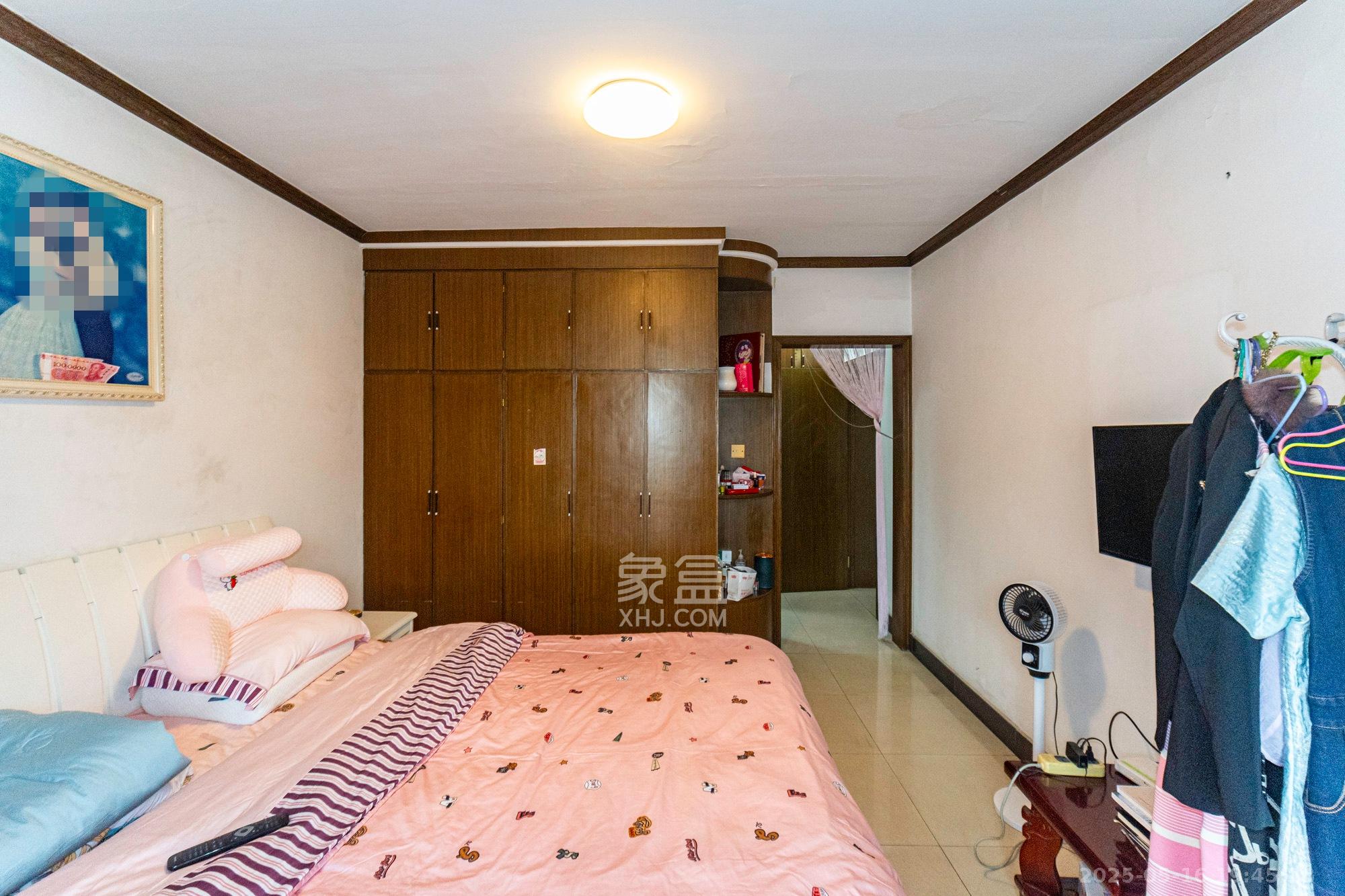 星兴佳园 3室2厅2卫 59.8万 星兴佳园 3室2厅2卫 59.8万卧室