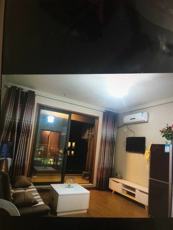 蓝色港湾  1室1厅1卫   18.00万客厅