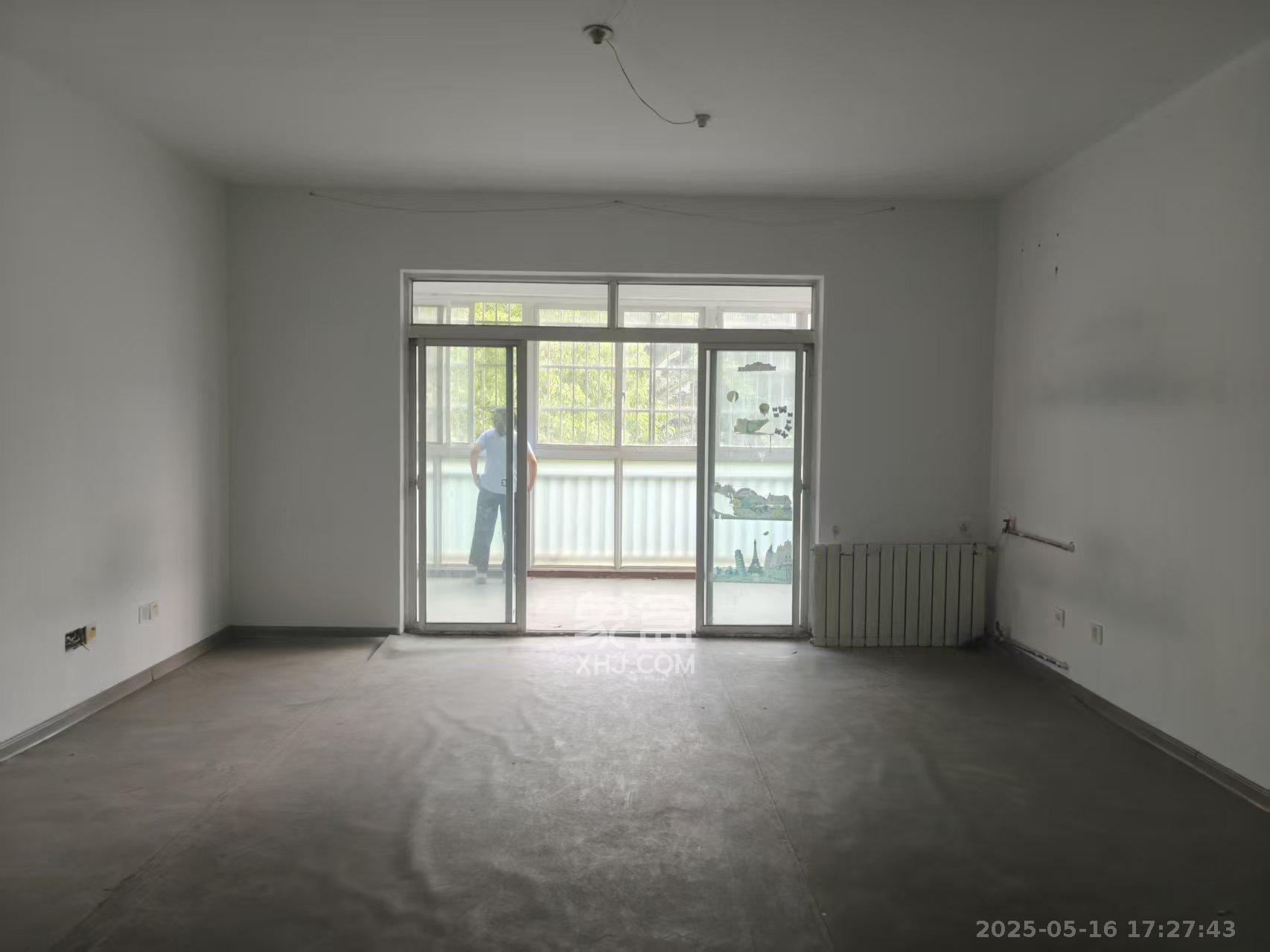 九峰小区(一二三四区)  4室2厅2卫    2500.0元/月 九峰小区(一二三四区)  4室2厅2卫    2500.0元/月